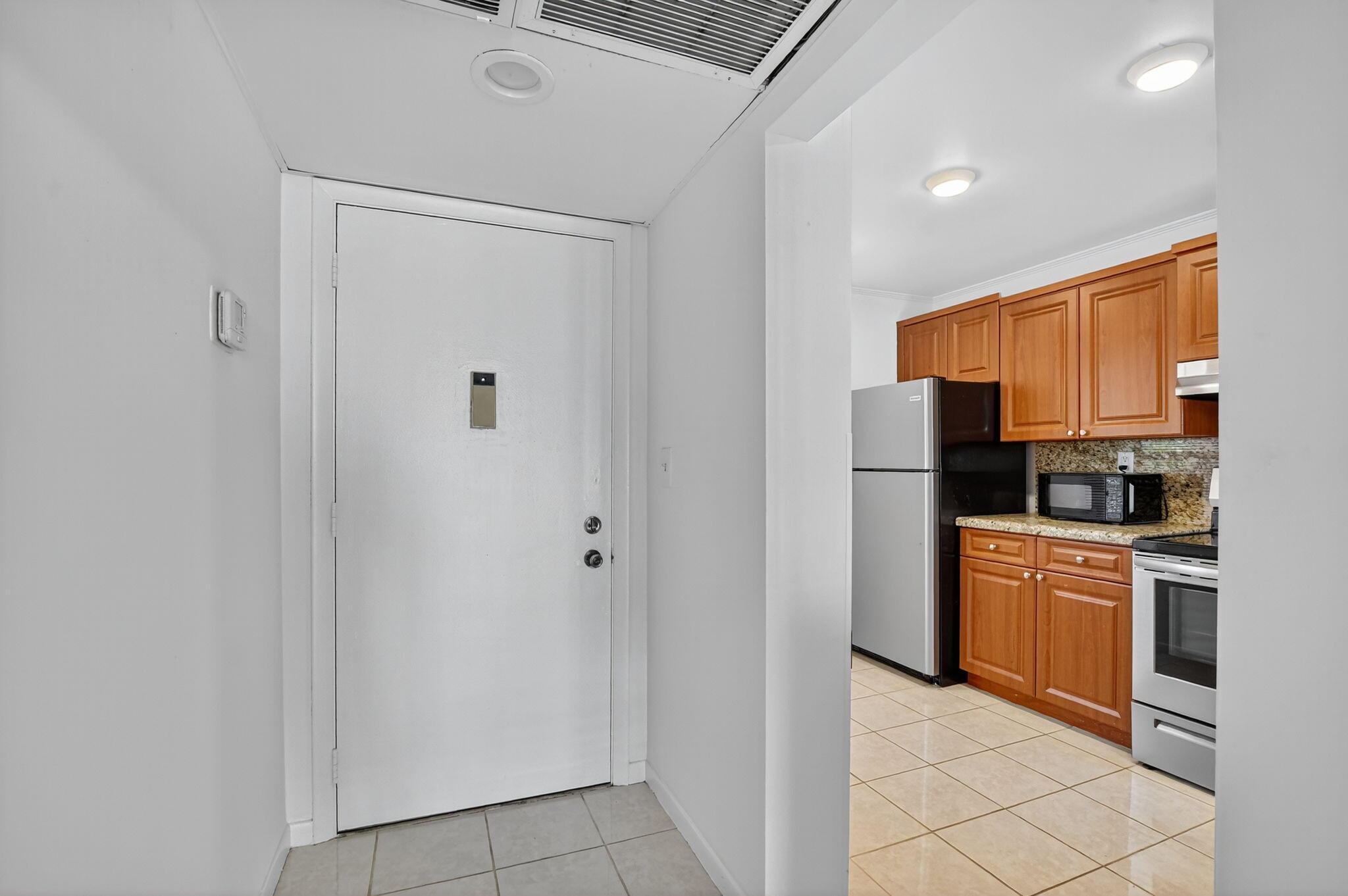 11 Royal Palm Way 3040, Boca Raton, FL 33432, Boca Raton - Photo 4