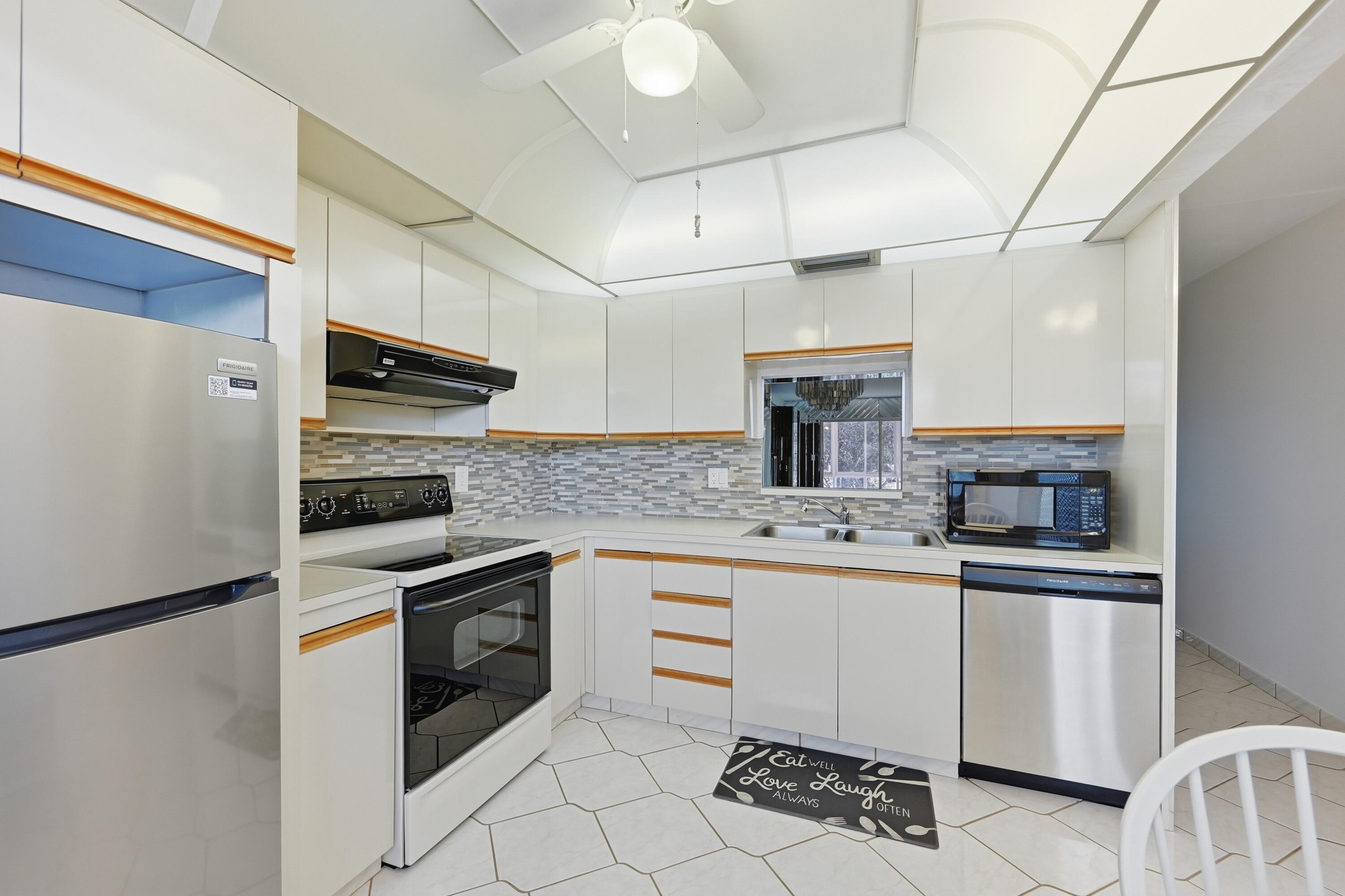 2302 Lucaya Lane E3, Coconut Creek, FL 33066, Coconut Creek - Photo 2