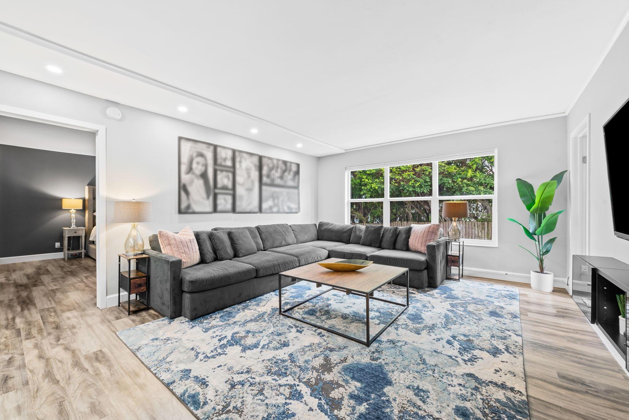 1881 Middle River Drive 206, Fort Lauderdale, FL 33305, Fort Lauderdale - Photo 3