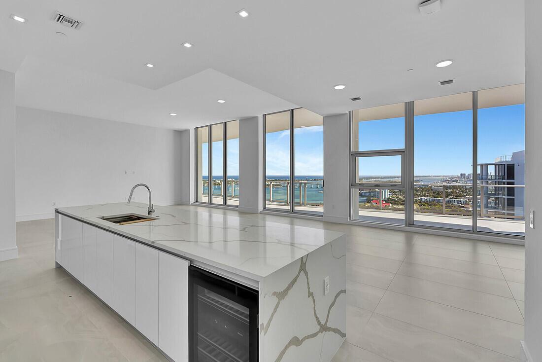 220 Lake Shore Drive 2411, Lake Park, FL 33403, Lake Park - Photo 2