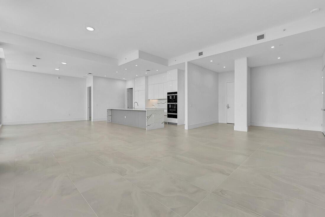 220 Lake Shore Drive 2411, Lake Park, FL 33403, Lake Park - Photo 4
