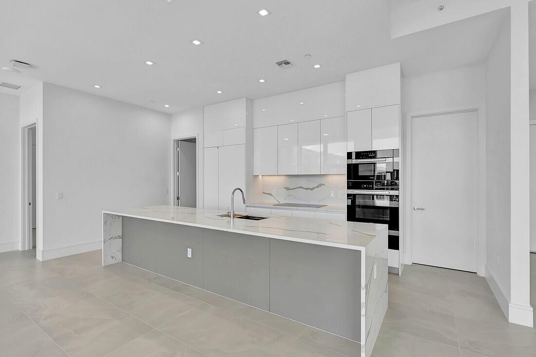 220 Lake Shore Drive 2411, Lake Park, FL 33403, Lake Park - Photo 5