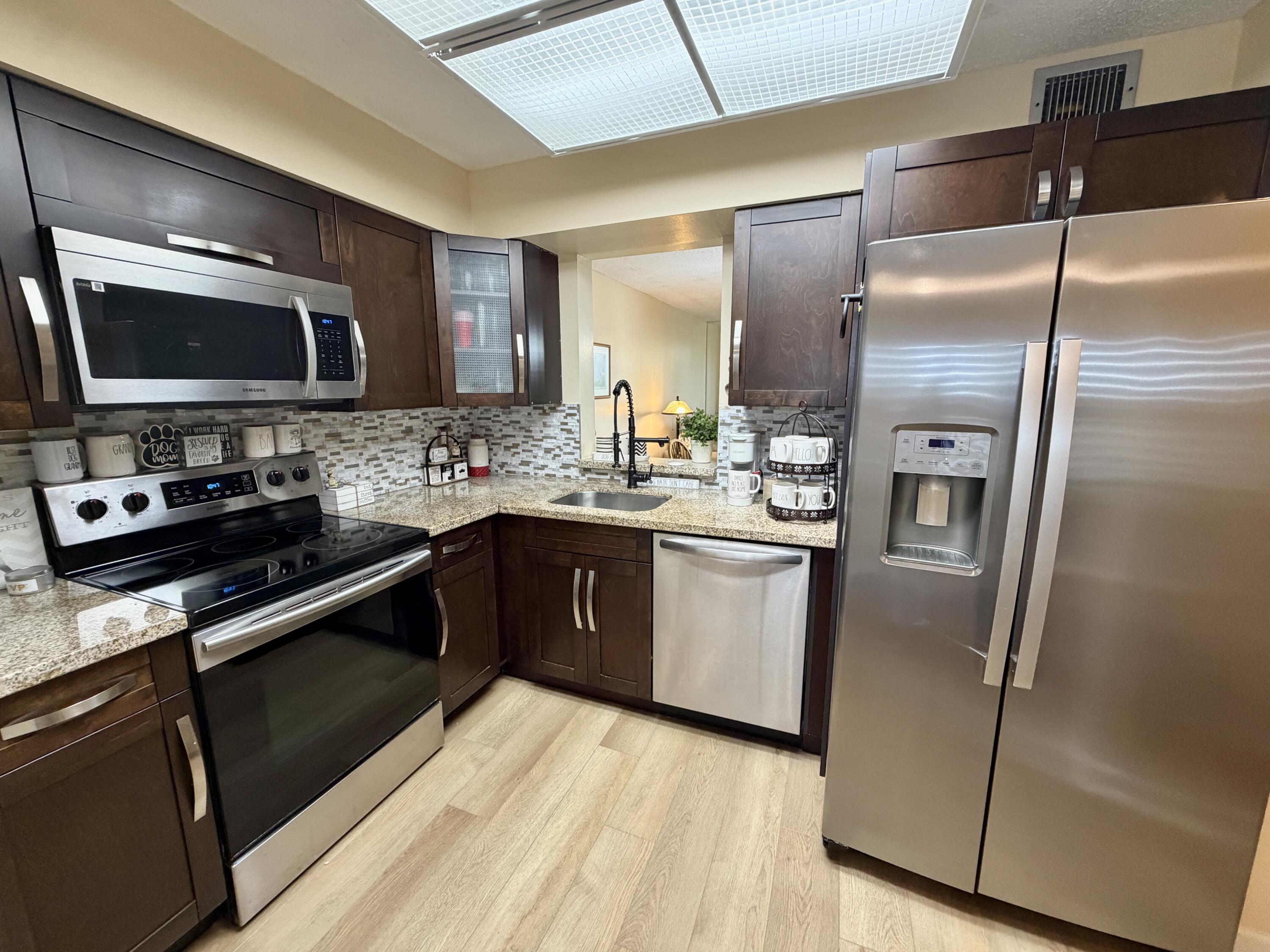 7320 Lake Cir Drive 204, Margate, FL 33063, Margate - Photo 2