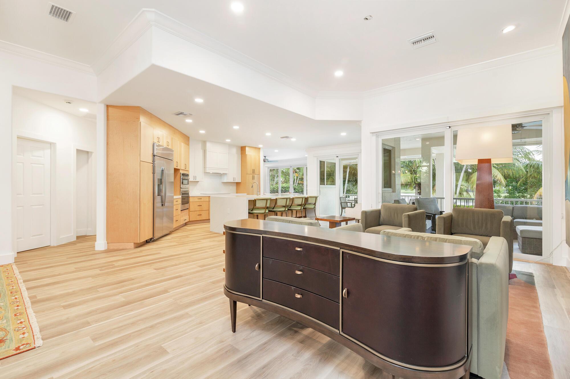 3317 Embassy Drive, West Palm Beach, FL 33401, West Palm Beach - Photo 3