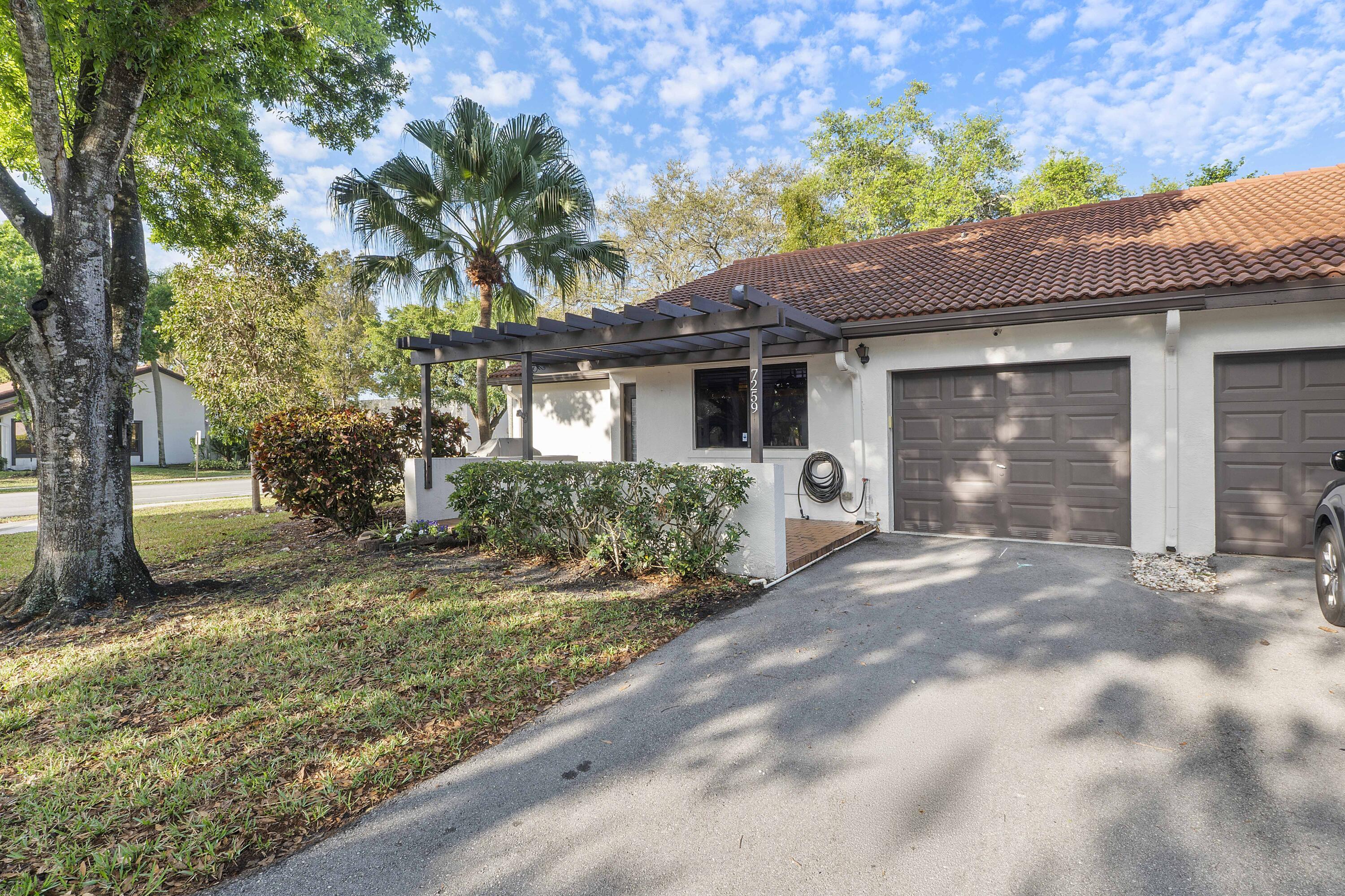 7259 Papaya Way, Tamarac, FL 33321, Tamarac - Photo 3