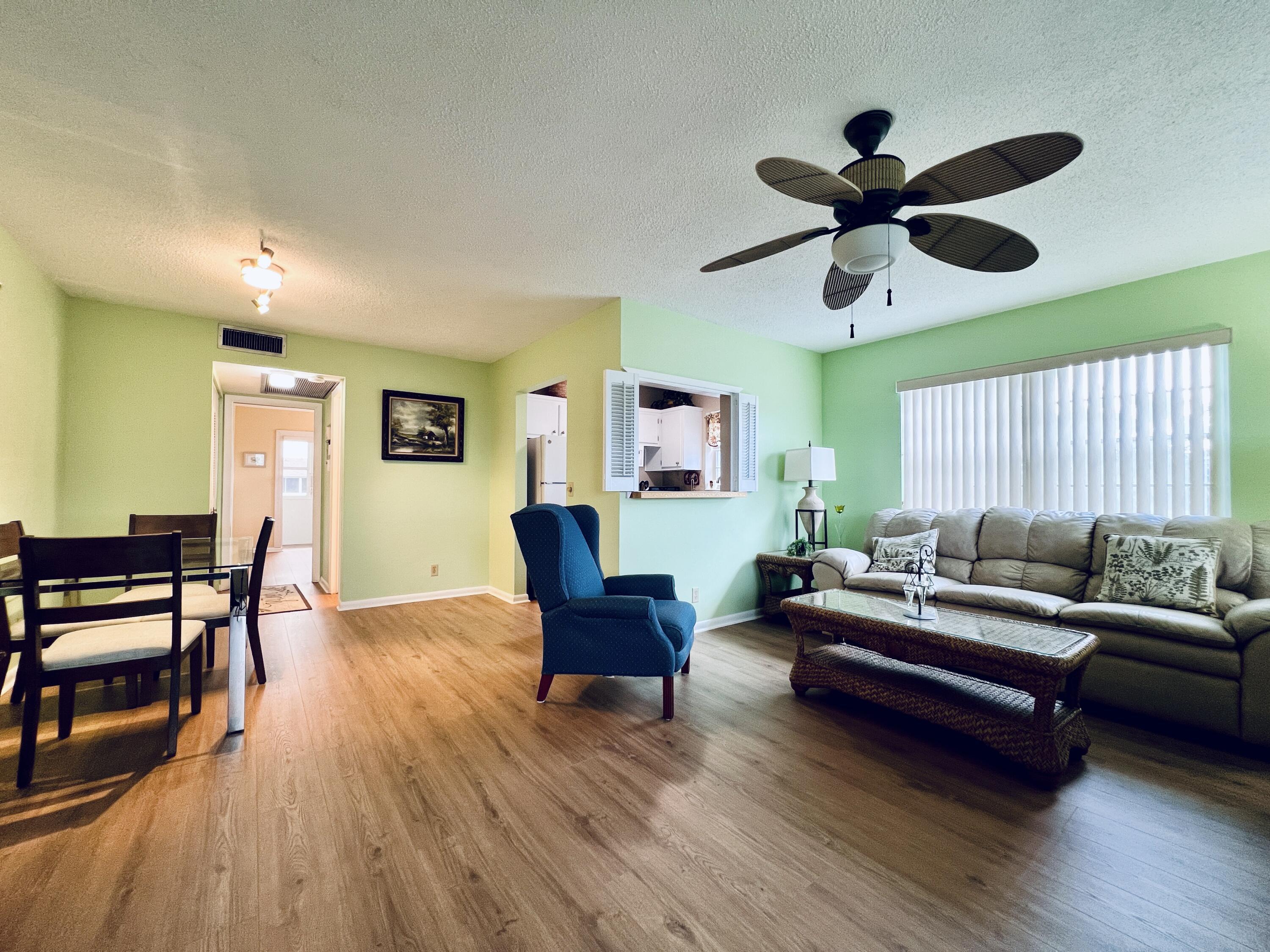 40 Dorchester B, West Palm Beach, FL 33417, West Palm Beach