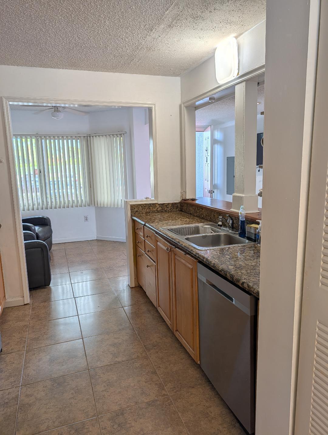 800 SW 137th Avenue 112g, Pembroke Pines, FL 33027, Pembroke Pines - Photo 4