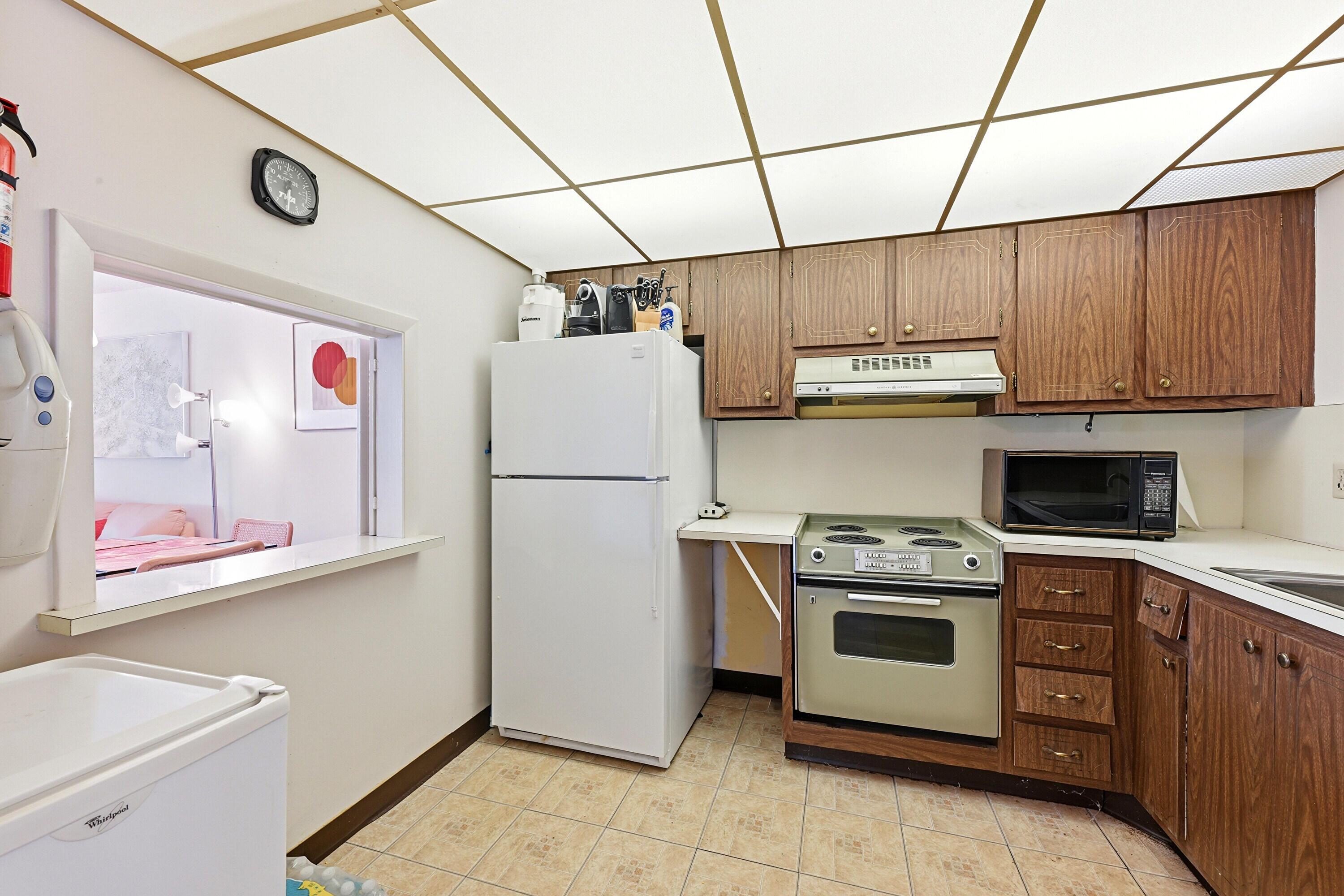 630 Tennis Club Drive Apt 204, Fort Lauderdale, FL 33311, Fort Lauderdale - Photo 4