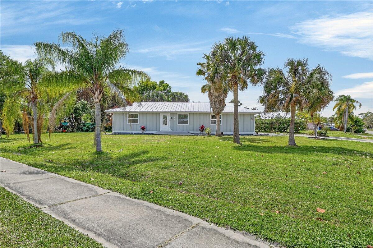 262 Easy Street, Sebastian, FL 32958, Sebastian - Photo 2