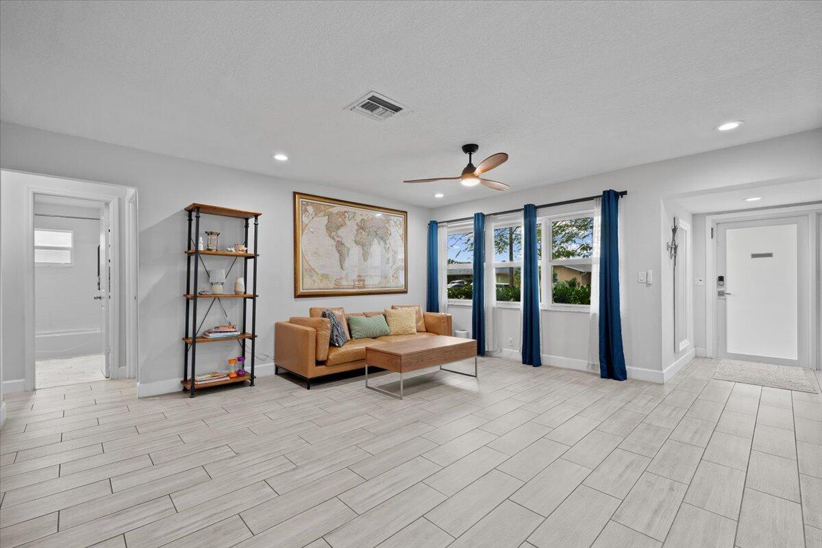 208 Sandpiper Avenue, Royal Palm Beach, FL 33411, Royal Palm Beach - Photo 3