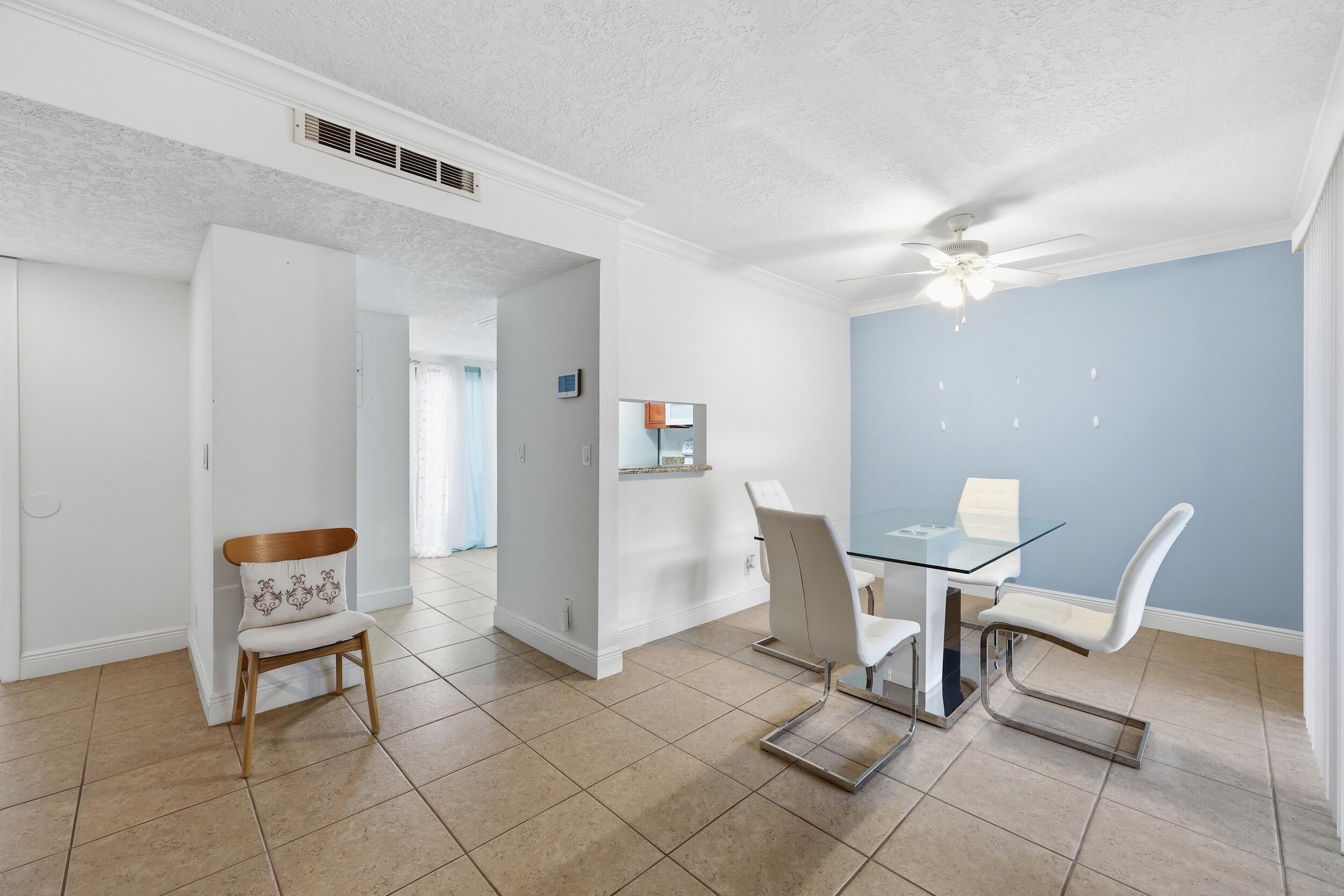 301 Lakewood Drive 8a, Jupiter, FL 33458, Jupiter - Photo 2