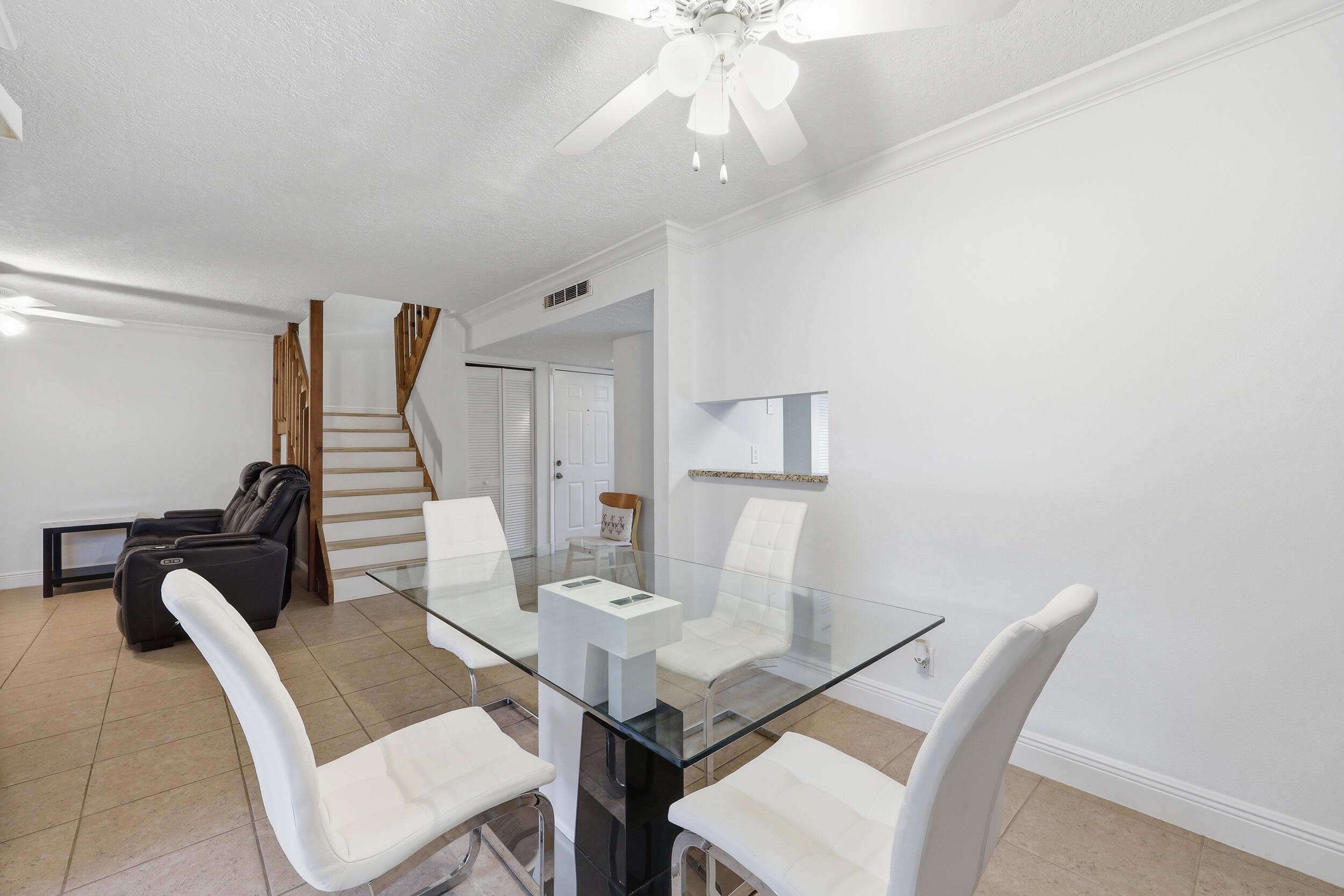 301 Lakewood Drive 8a, Jupiter, FL 33458, Jupiter - Photo 4