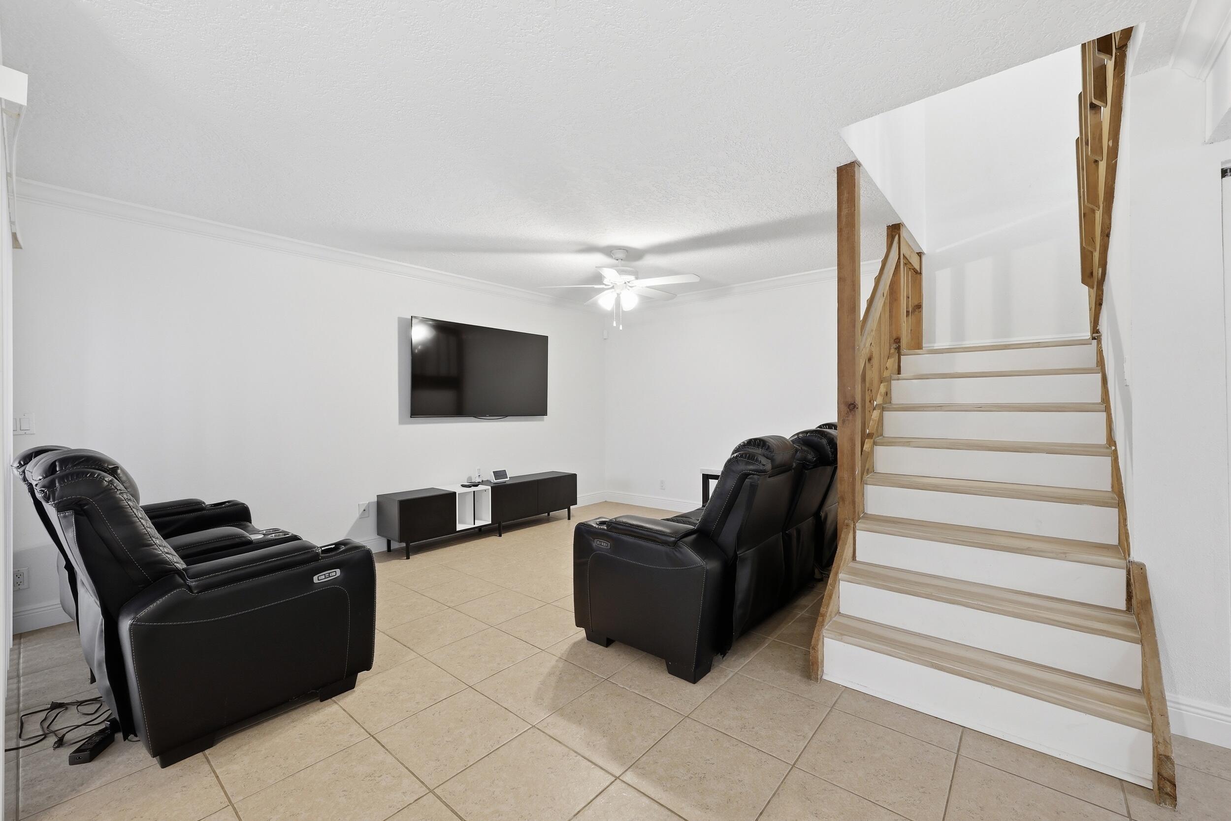 301 Lakewood Drive 8a, Jupiter, FL 33458, Jupiter - Photo 5