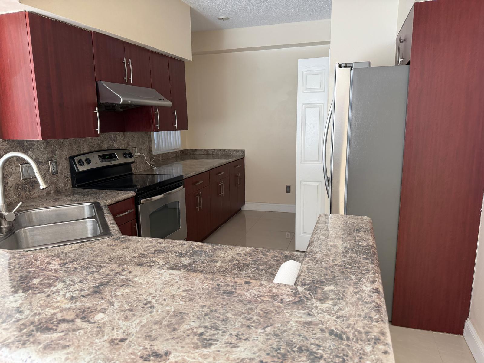 3225 NE 184th Street 10303, Aventura, FL 33160, Aventura - Photo 2