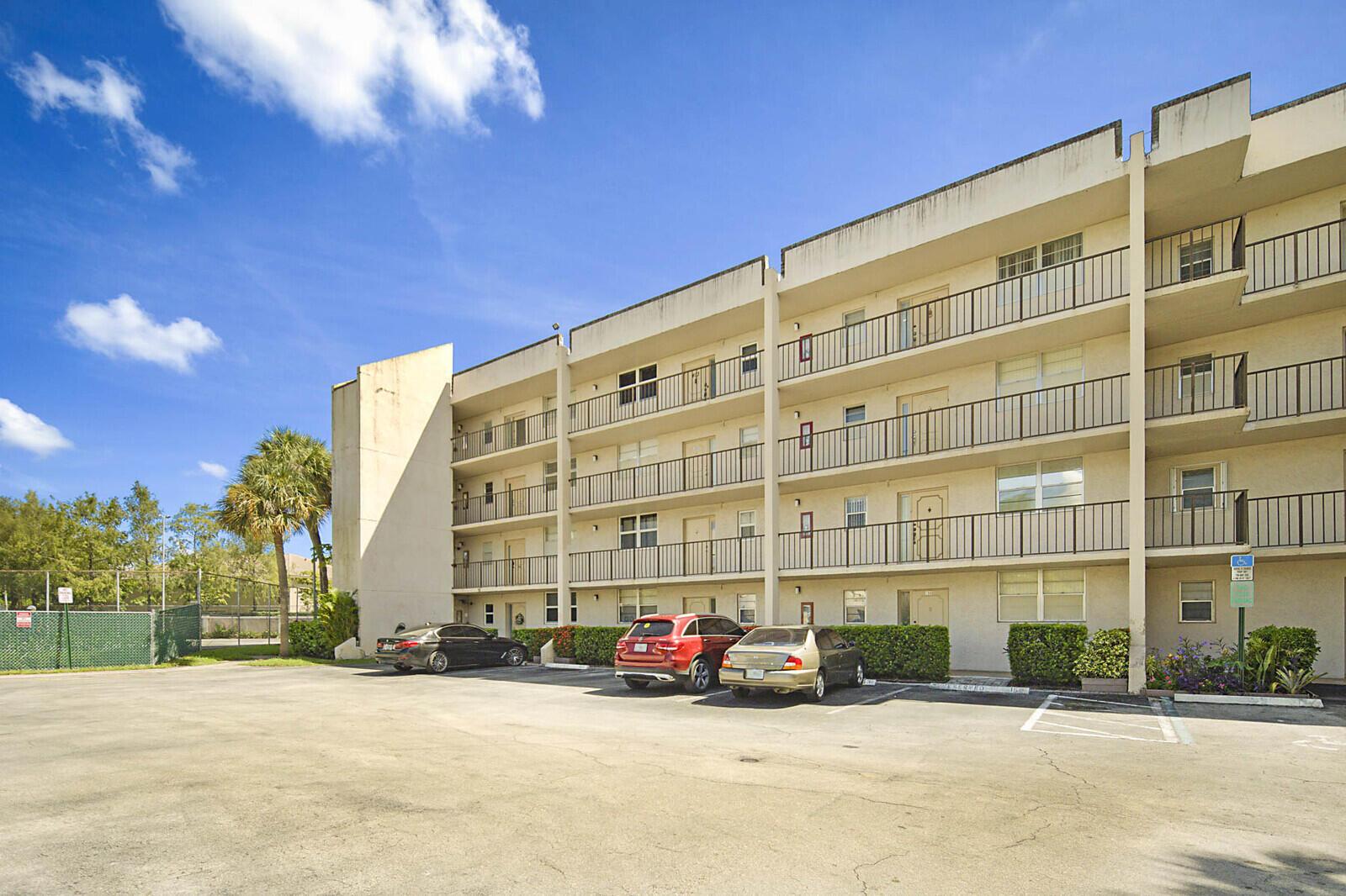 2541 Aragon Boulevard 202, Sunrise, FL 33322, Sunrise - Photo 2