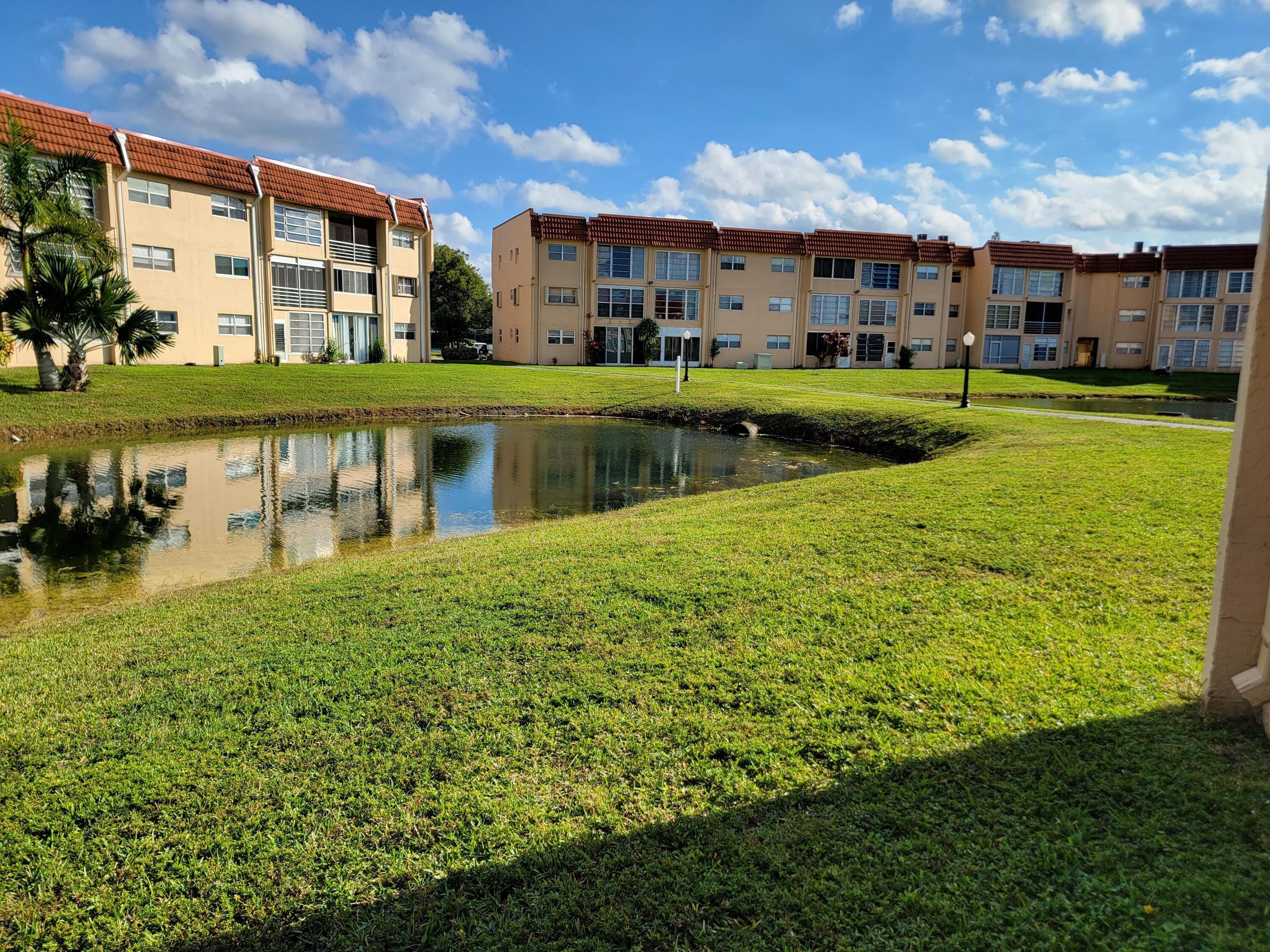 8950 Sunrise Lakes Boulevard 112, Sunrise, FL 33322, Sunrise - Photo 2