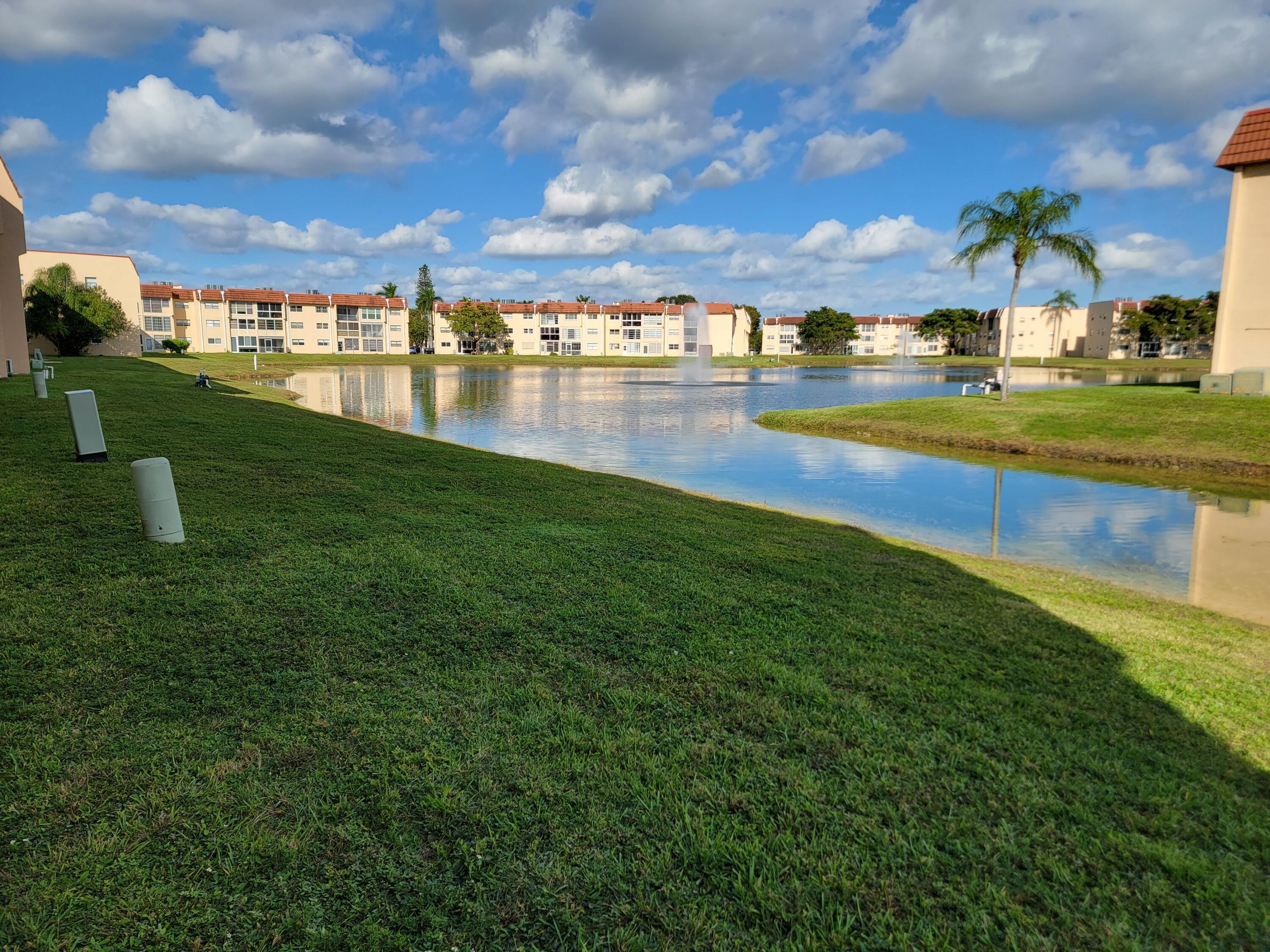 8950 Sunrise Lakes Boulevard 112, Sunrise, FL 33322, Sunrise - Photo 3