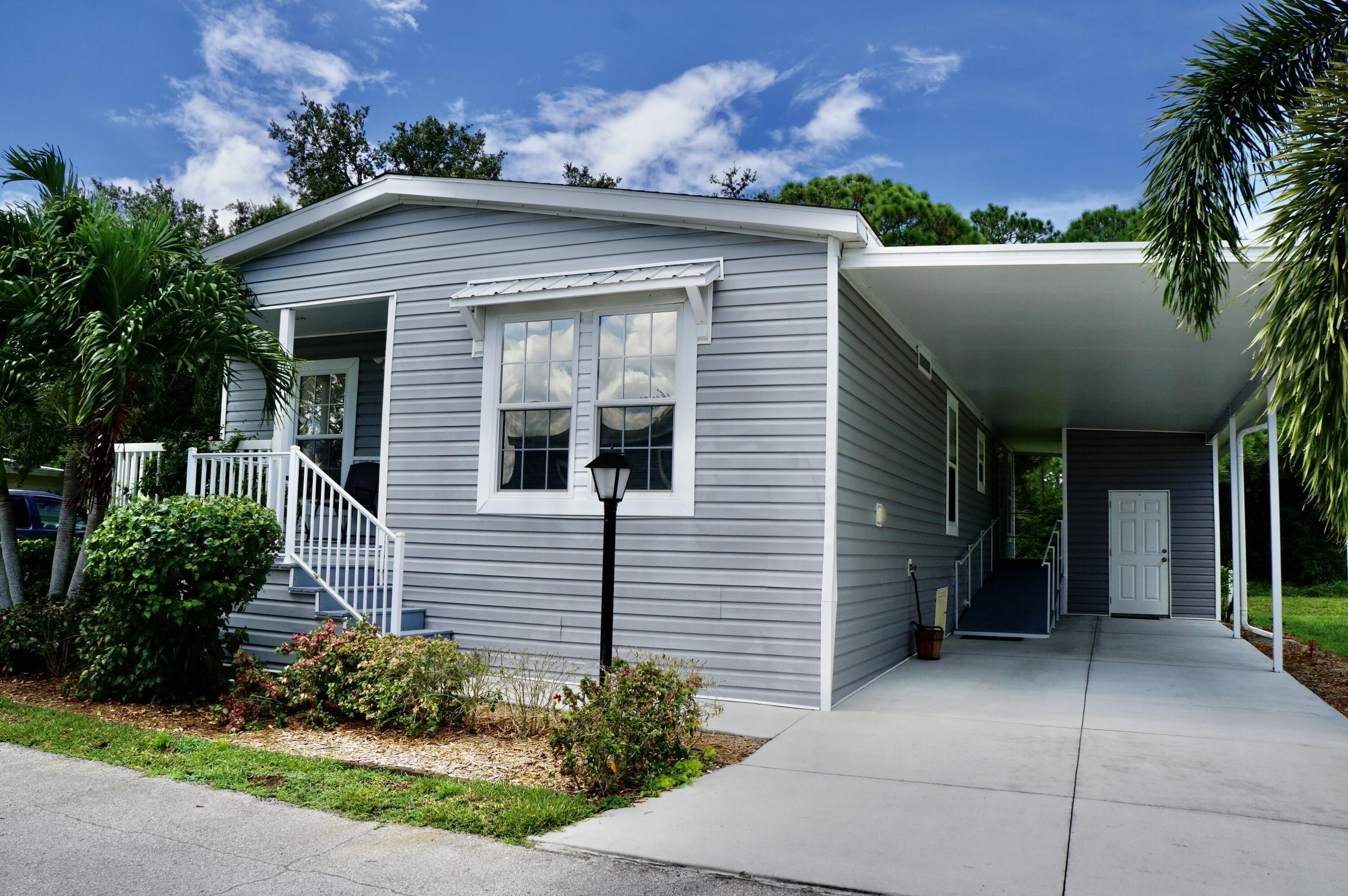 1114 Friendship Drive, Vero Beach, FL 32966, Vero Beach - Photo 2