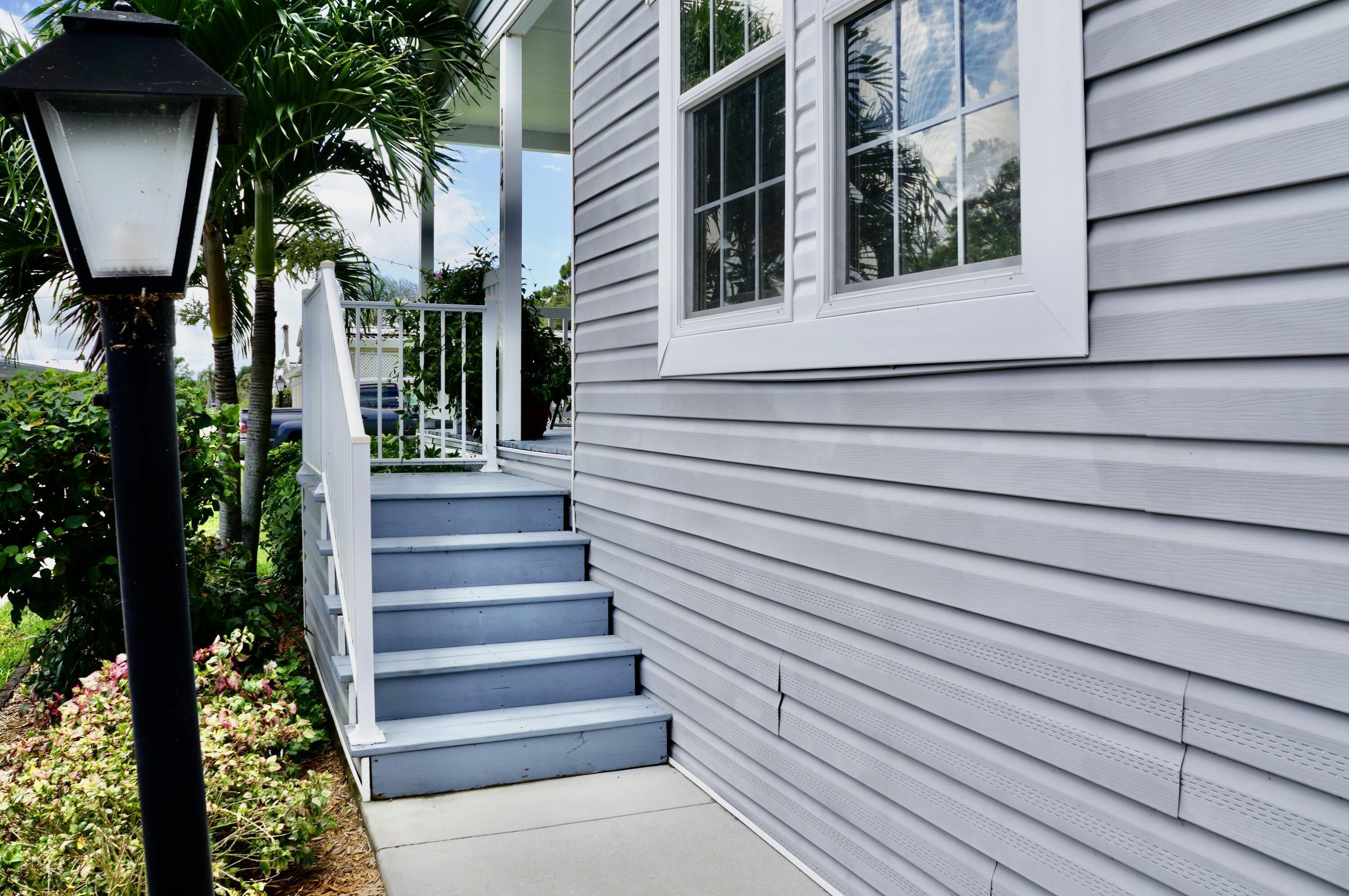 1114 Friendship Drive, Vero Beach, FL 32966, Vero Beach - Photo 4