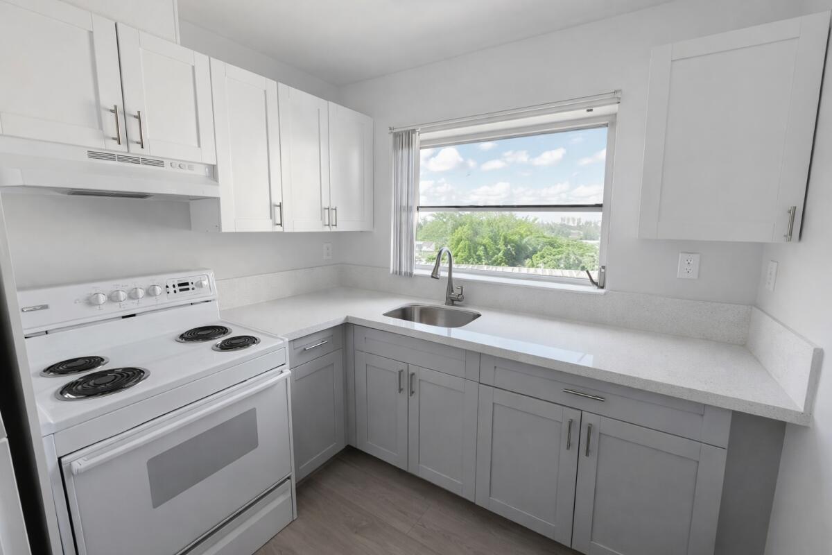 3300 S Dixie Highway 603, Miami, FL 33133, Miami - Photo 3