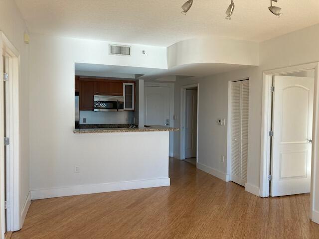 110 Washington Avenue, Miami Beach, FL 33139, Miami Beach - Photo 3