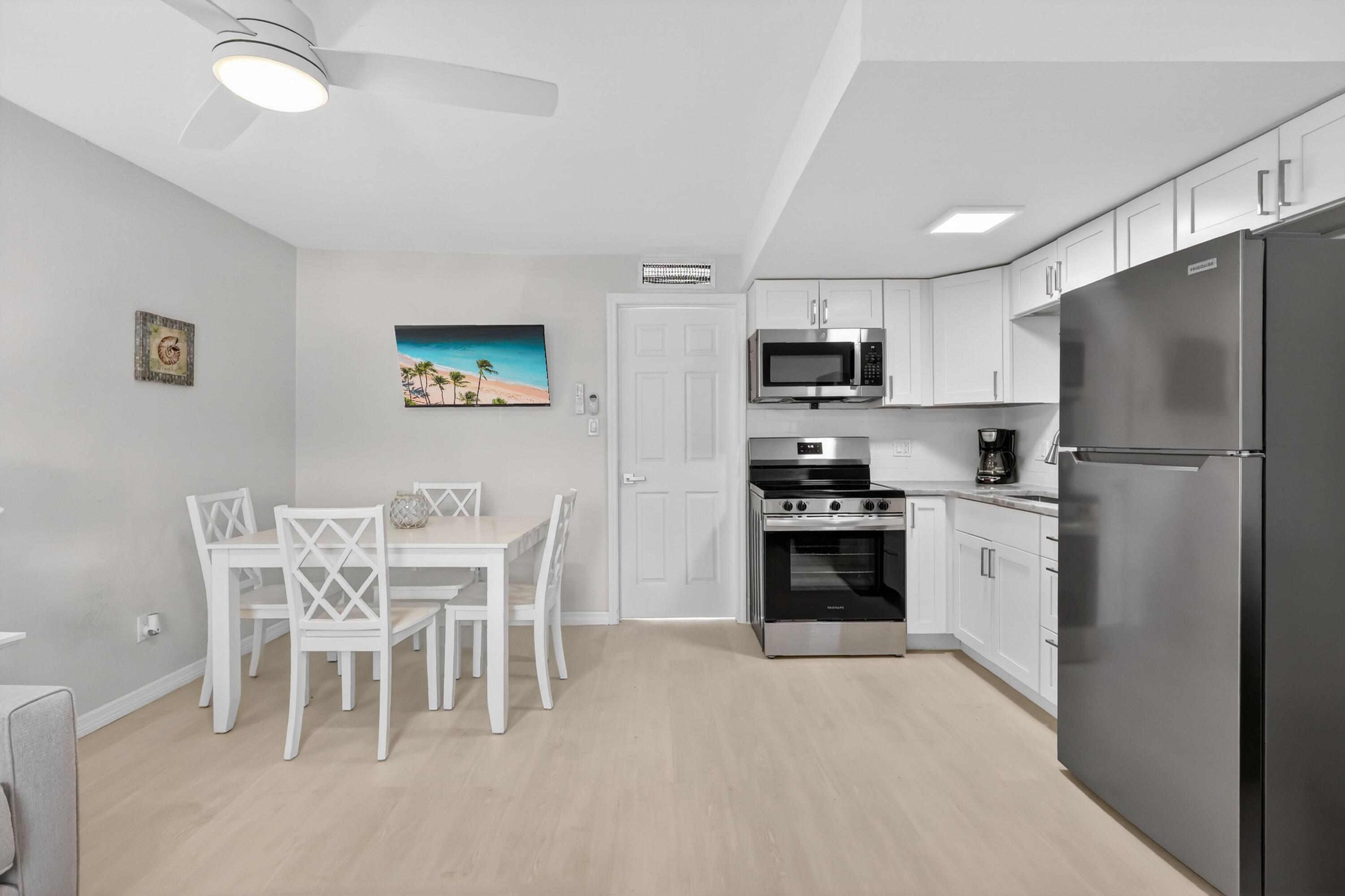 2305 Tamarind Drive 9, Fort Pierce, FL 34949, Fort Pierce - Photo 4