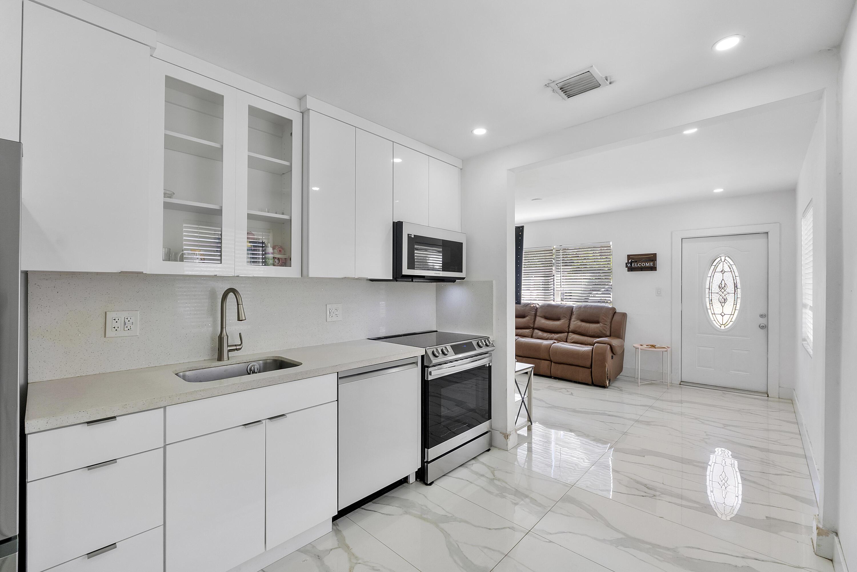 3125 SW 12th Place, Fort Lauderdale, FL 33312, Fort Lauderdale - Photo 3