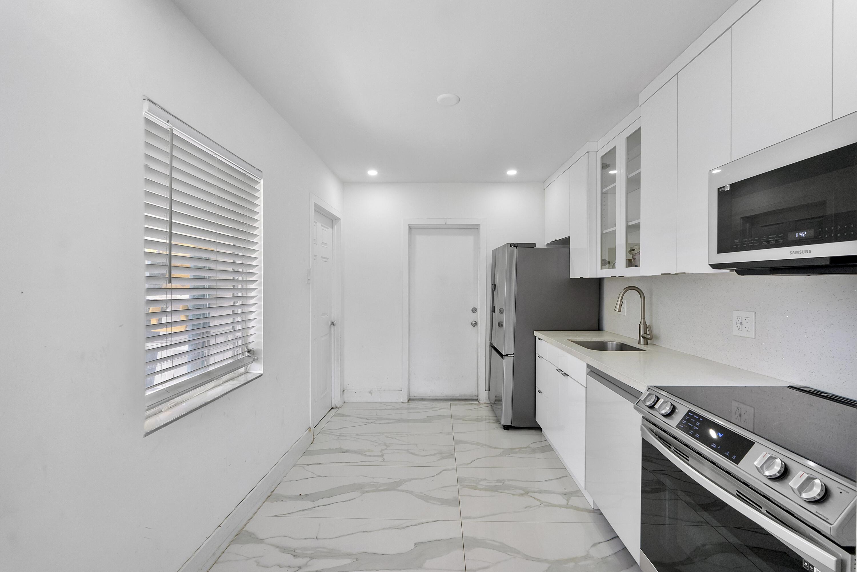 3125 SW 12th Place, Fort Lauderdale, FL 33312, Fort Lauderdale - Photo 5