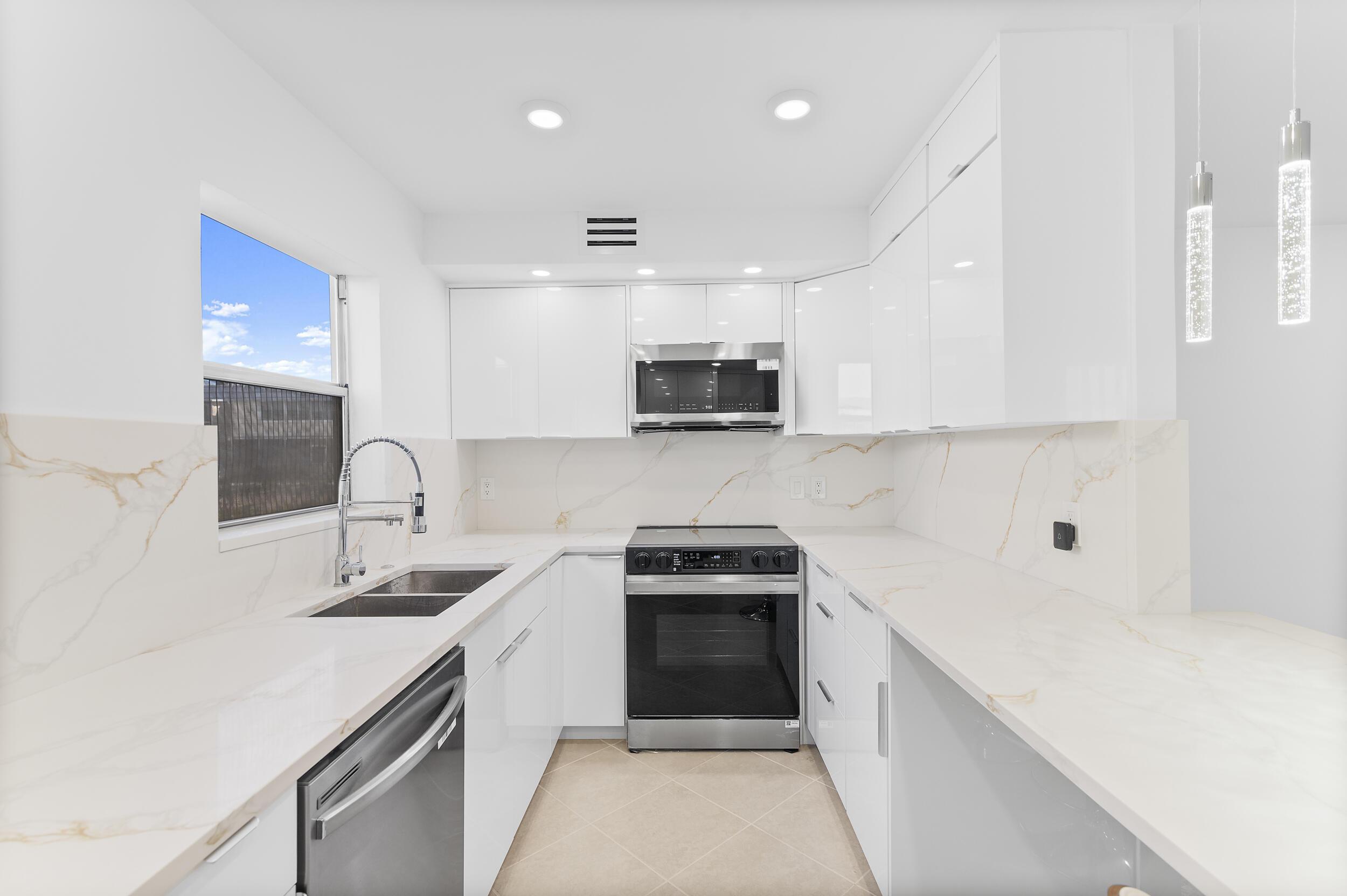 160 Brittany, Delray Beach, FL 33446, Delray Beach - Photo 3