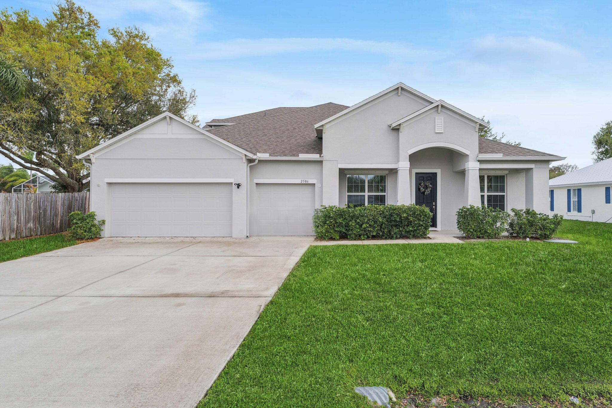 2586 SE Victory Avenue, Port St. Lucie, FL 34952, Port St. Lucie - Photo 2