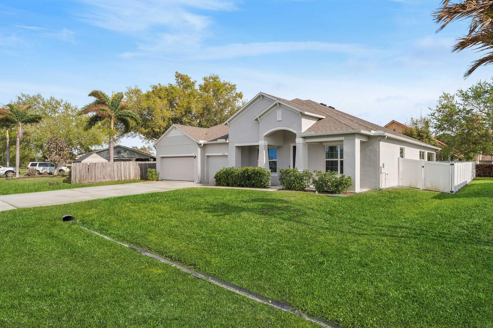 2586 SE Victory Avenue, Port St. Lucie, FL 34952, Port St. Lucie - Photo 3