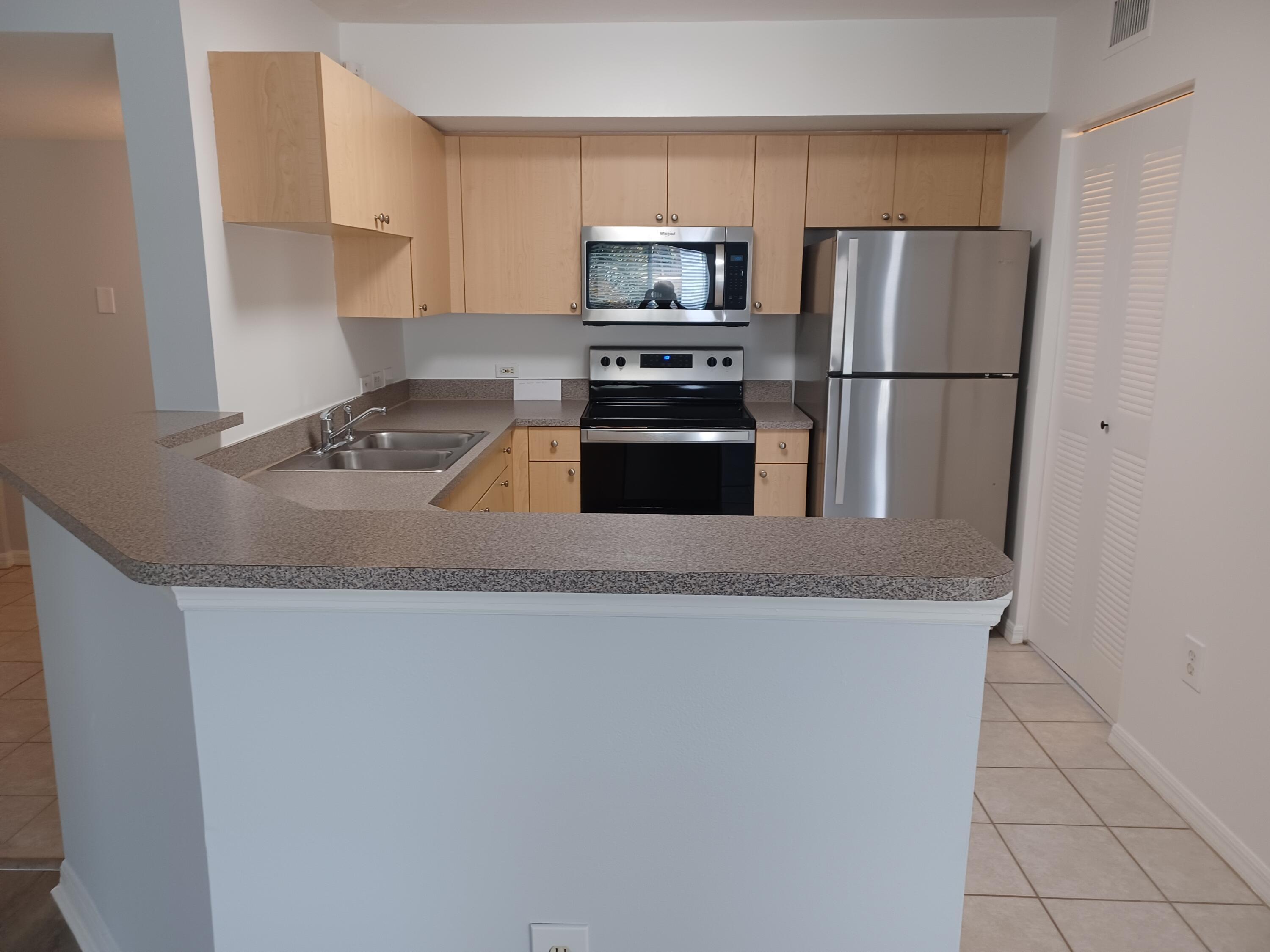 215 Villa Circle, Boynton Beach, FL 33435, Boynton Beach - Photo 3