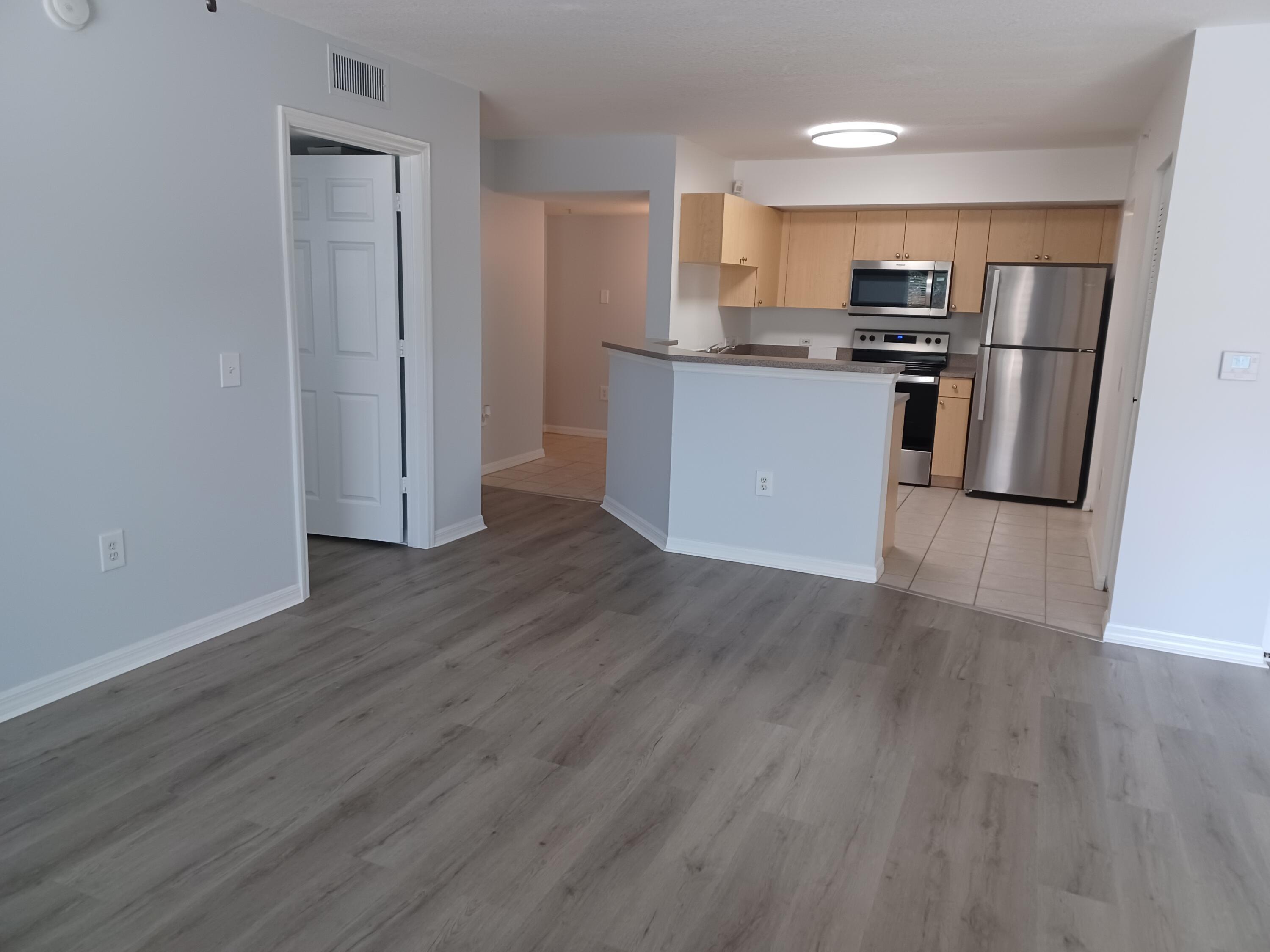 215 Villa Circle, Boynton Beach, FL 33435, Boynton Beach - Photo 4