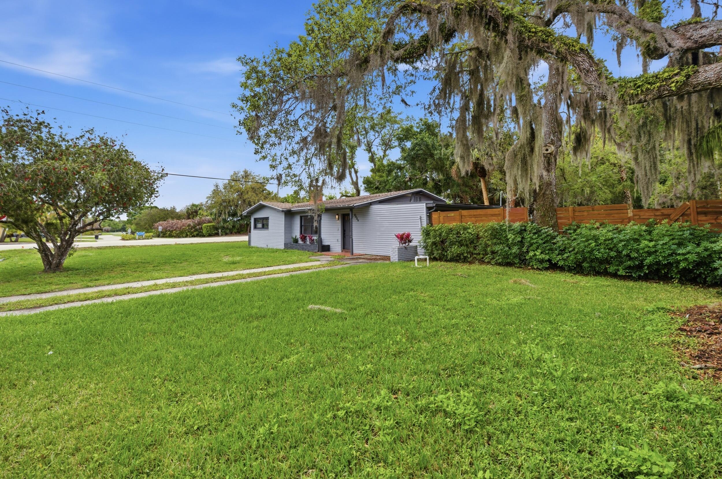 2529 Rainbow Drive, Fort Pierce, FL 34981, Fort Pierce - Photo 2