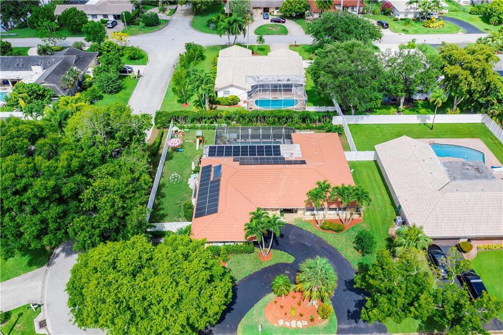 208 NW 91st Avenue, Coral Springs, FL 33071, Coral Springs - Photo 2