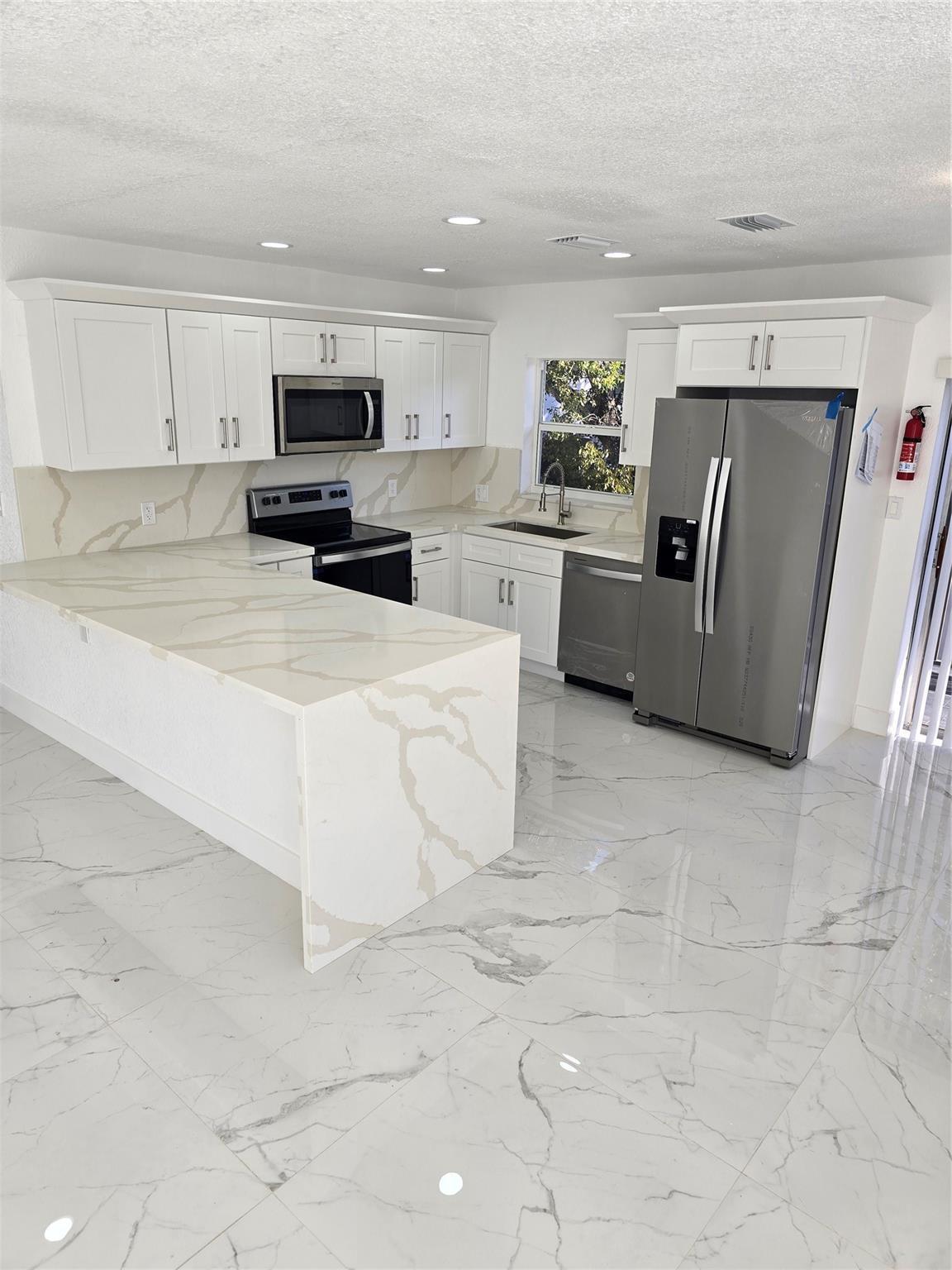 1848 NW 55th Avenue 4x, Lauderhill, FL 33313, Lauderhill - Photo 2