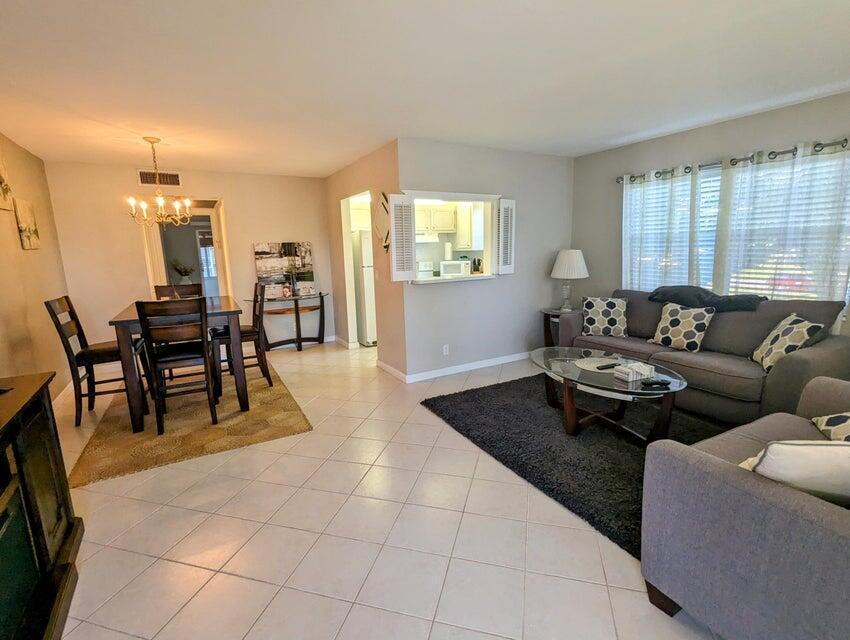 240 Sheffield J, West Palm Beach, FL 33417, West Palm Beach
