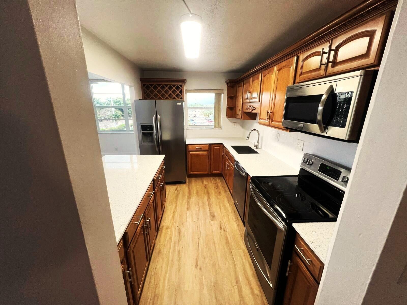 2741 Taft Street 403, Hollywood, FL 33020, Hollywood - Photo 3