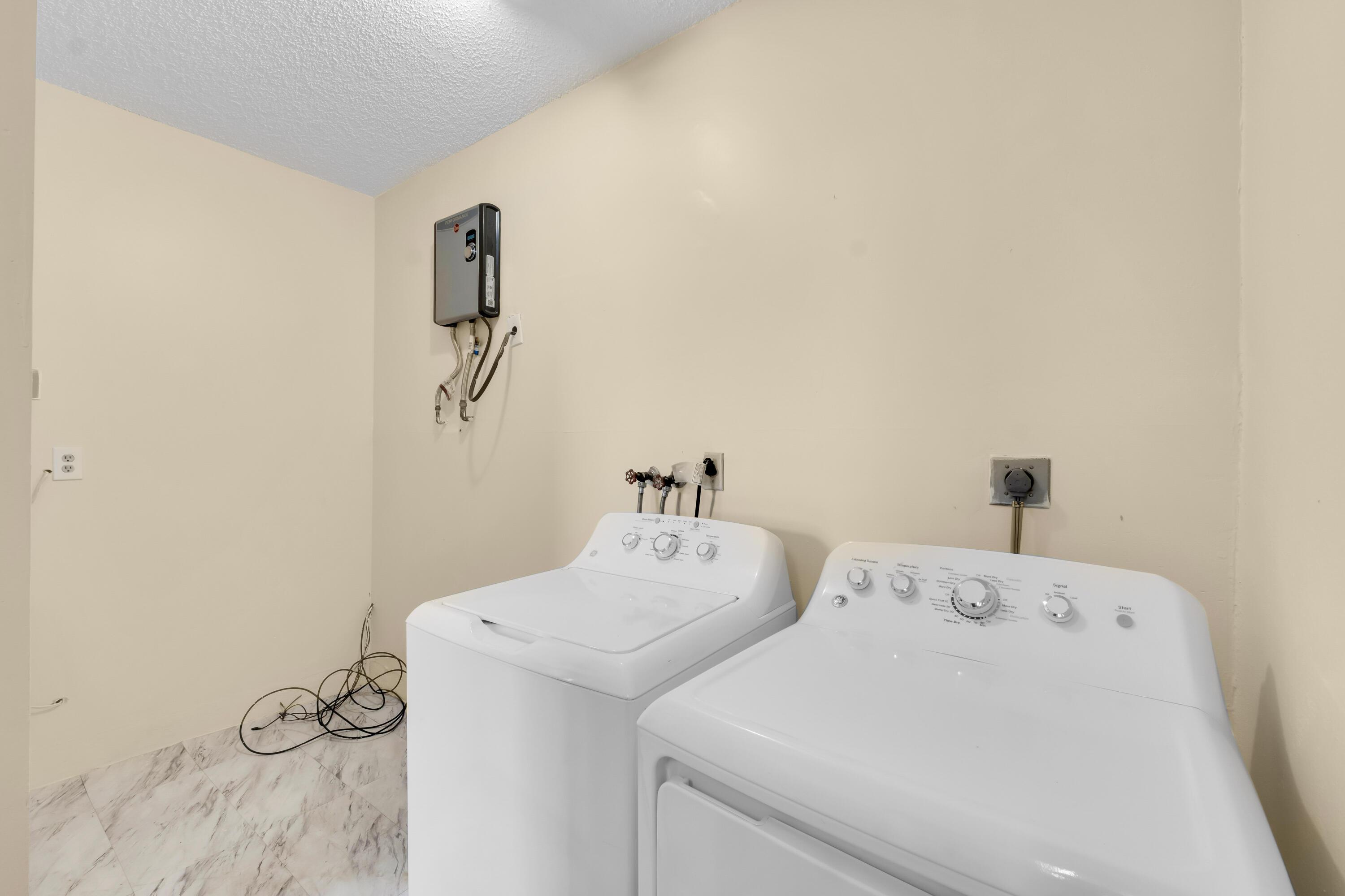 2070 NW 109th Avenue, Sunrise, FL 33322, Sunrise - Photo 3