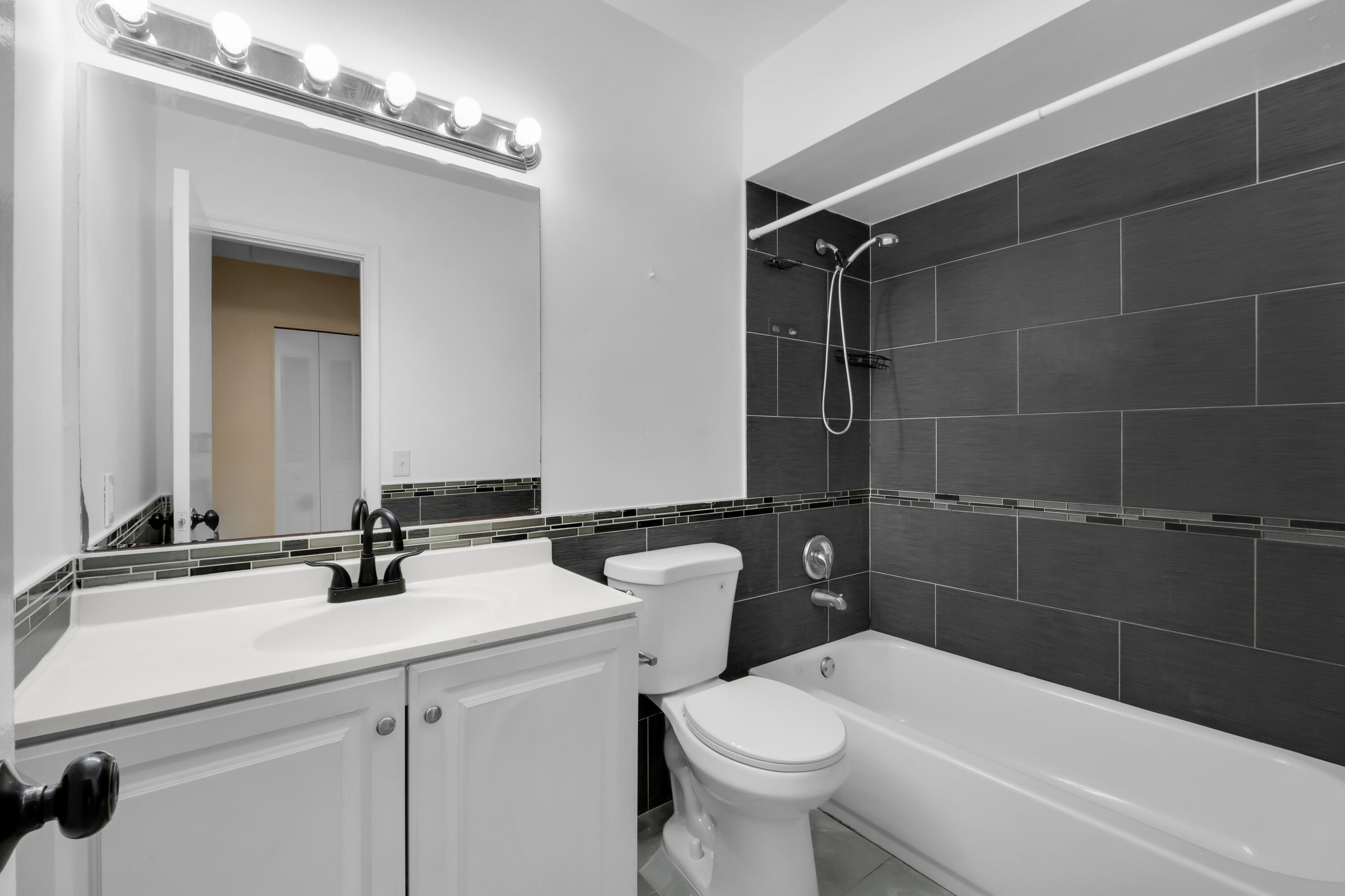 2070 NW 109th Avenue, Sunrise, FL 33322, Sunrise - Photo 5