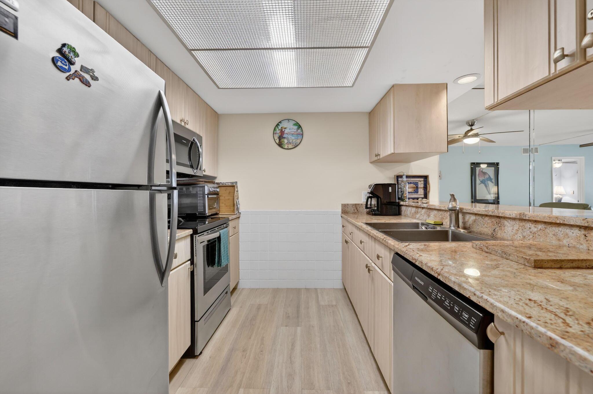 429 NE Tradewind 303, Hutchinson Island, FL 34996, Hutchinson Island - Photo 4