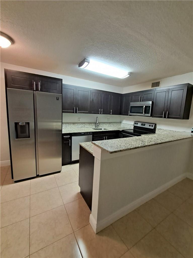 9838 Nob Hill Court 9838, Sunrise, FL 33351, Sunrise - Photo 3