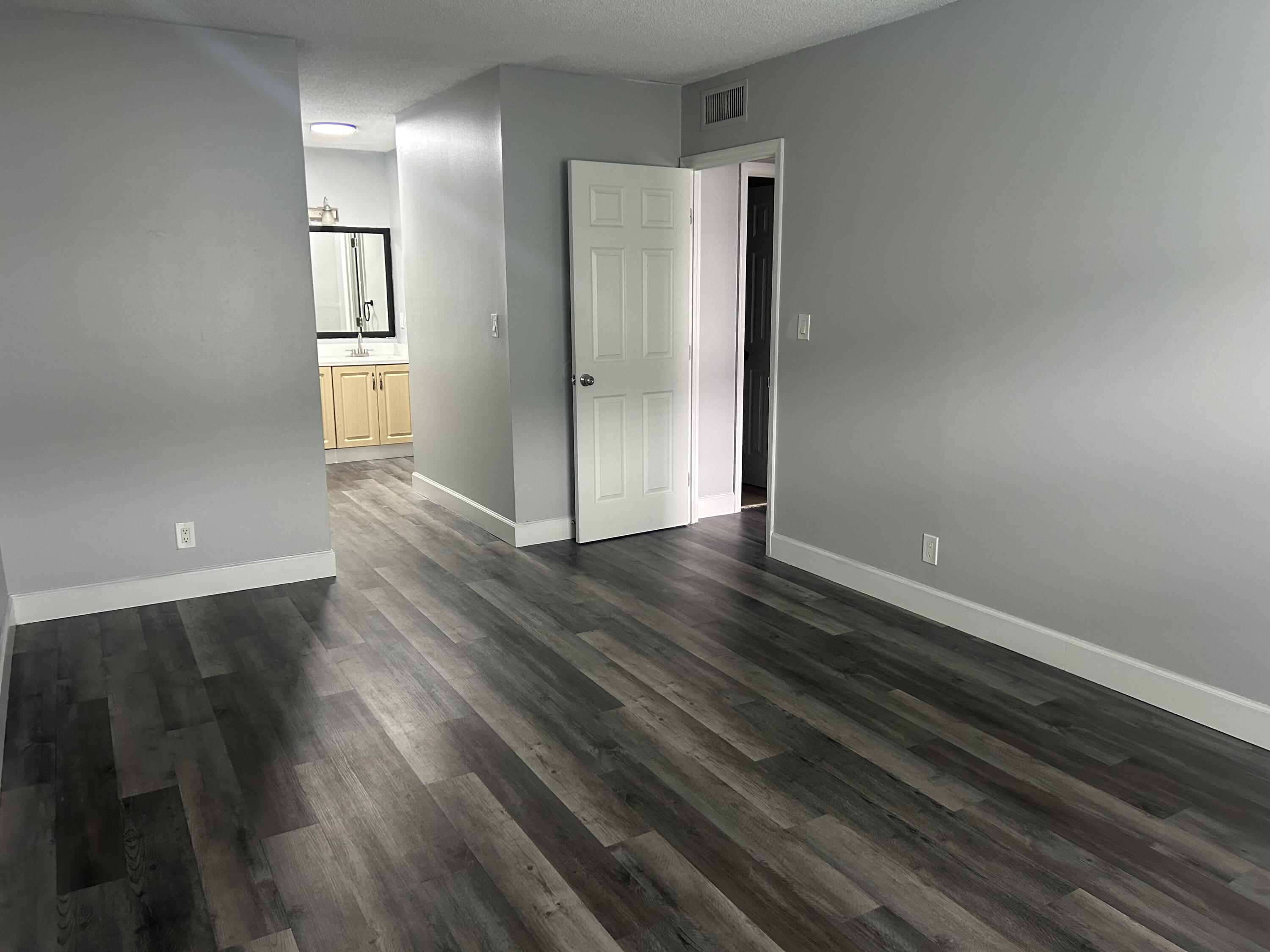 3232 NW 84th Avenue, Sunrise, FL 33351, Sunrise - Photo 4