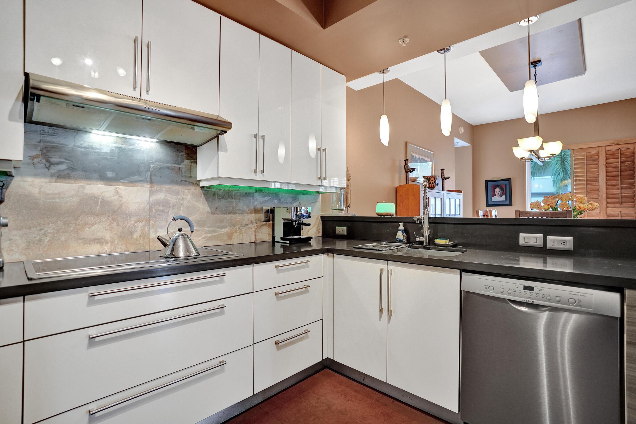 2617 NE 14th Avenue 304, Wilton Manors, FL 33334, Wilton Manors - Photo 2