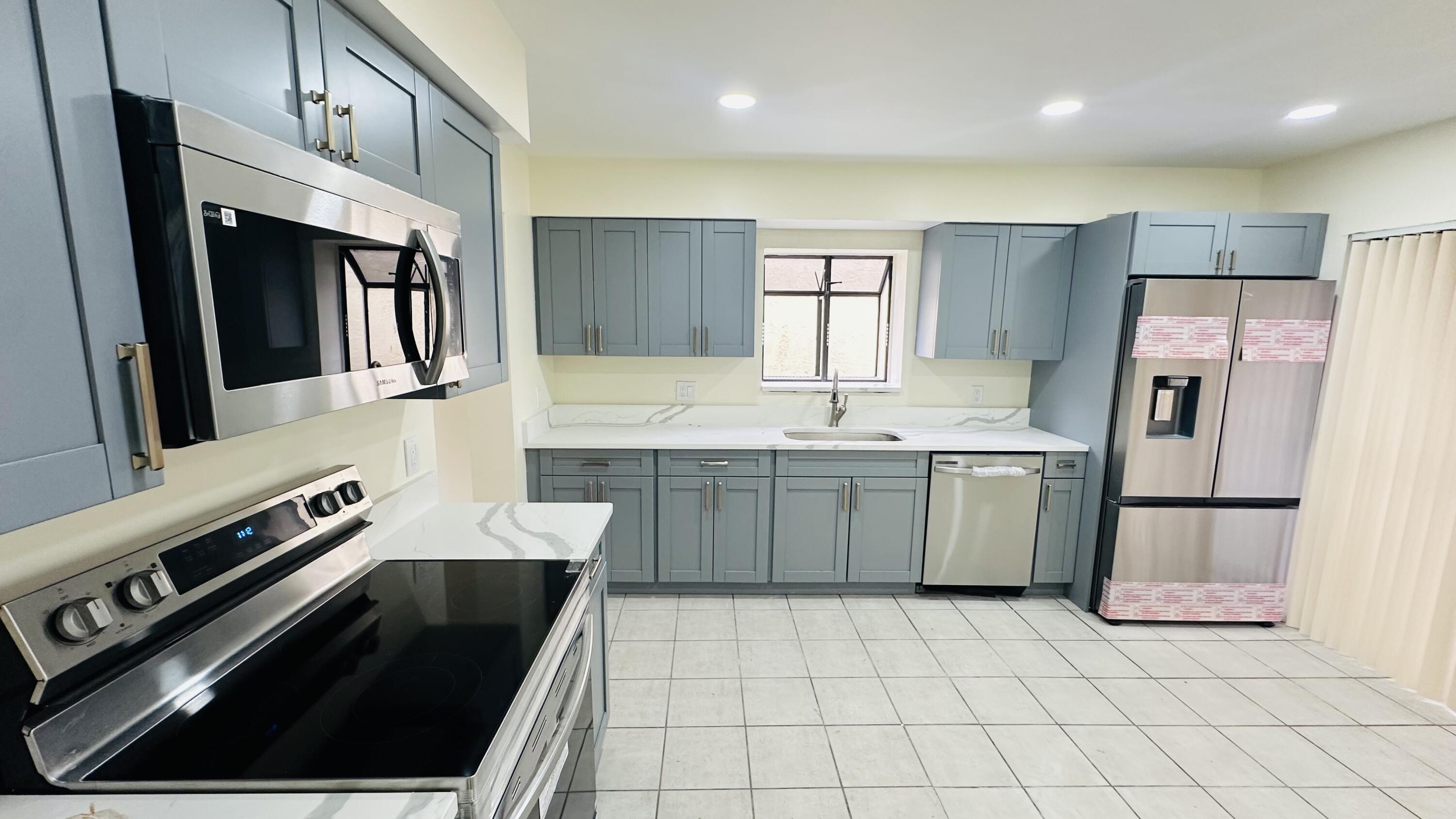 6077 Strawberry Fields Way, Lake Worth, FL 33467, Lake Worth - Photo 3