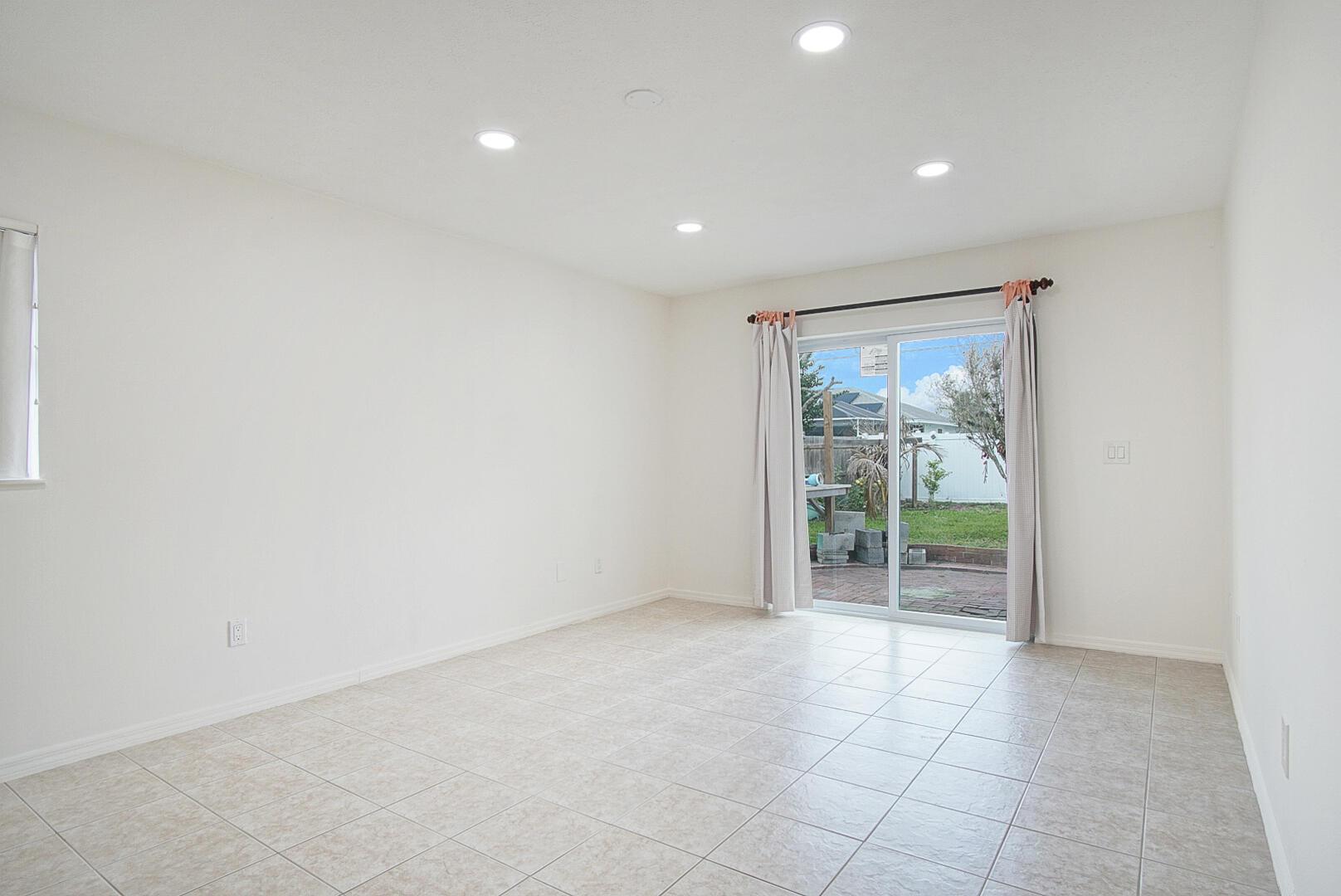 1149 SE Menores Avenue, Port St. Lucie, FL 34952, Port St. Lucie - Photo 4