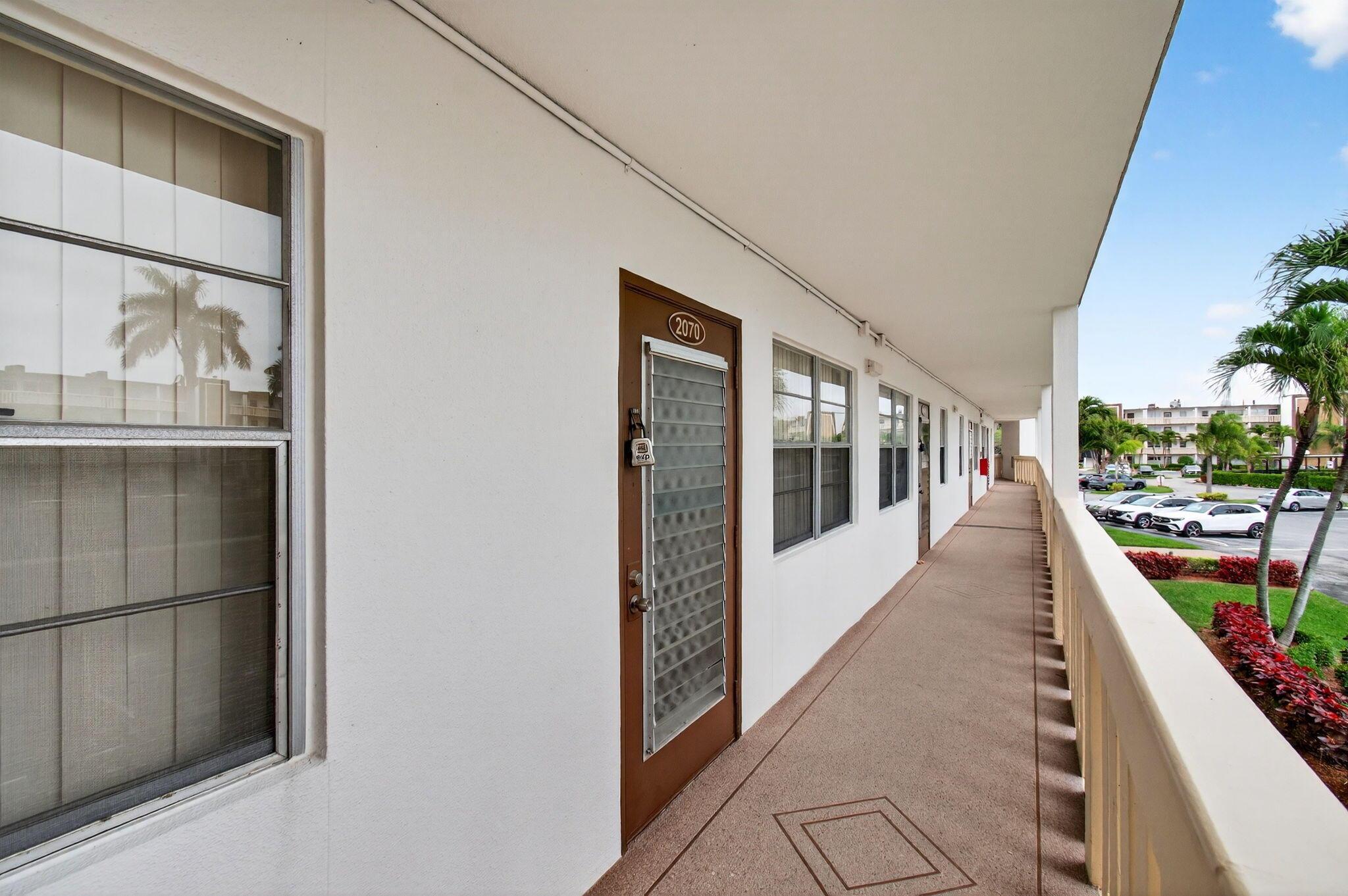 2070 Guildford D, Boca Raton, FL 33434, Boca Raton - Photo 2