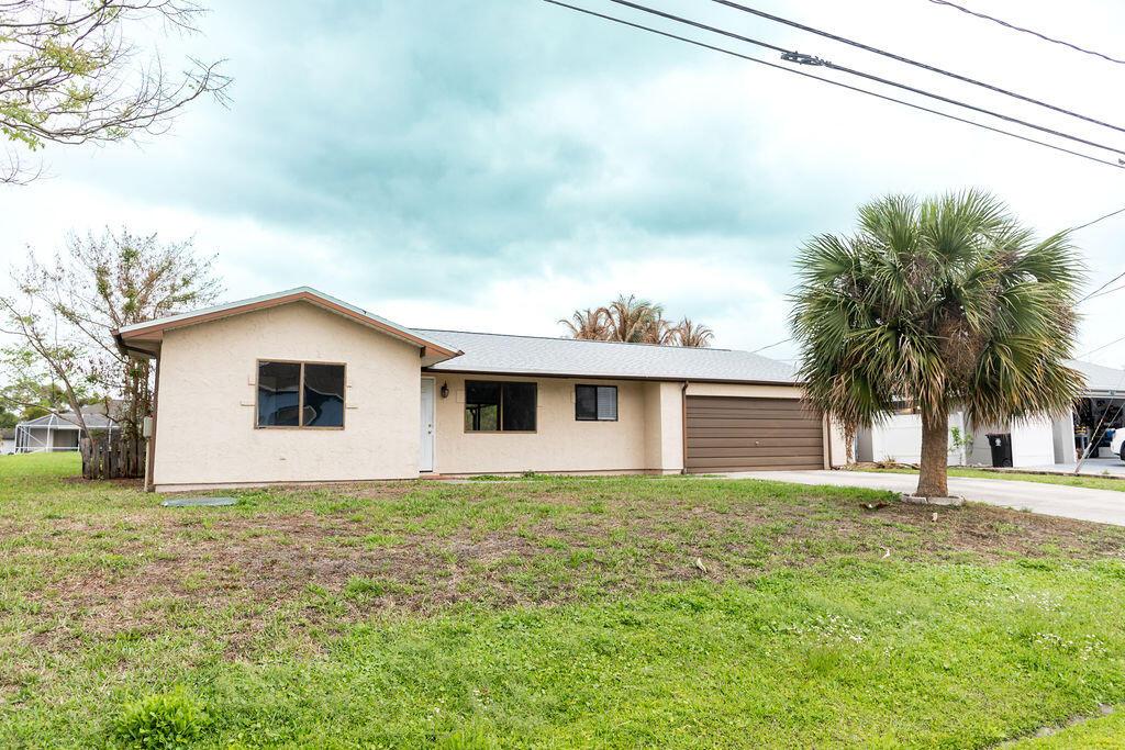 473 SW Whitmore Drive, Port St. Lucie, FL 34984, Port St. Lucie - Photo 2