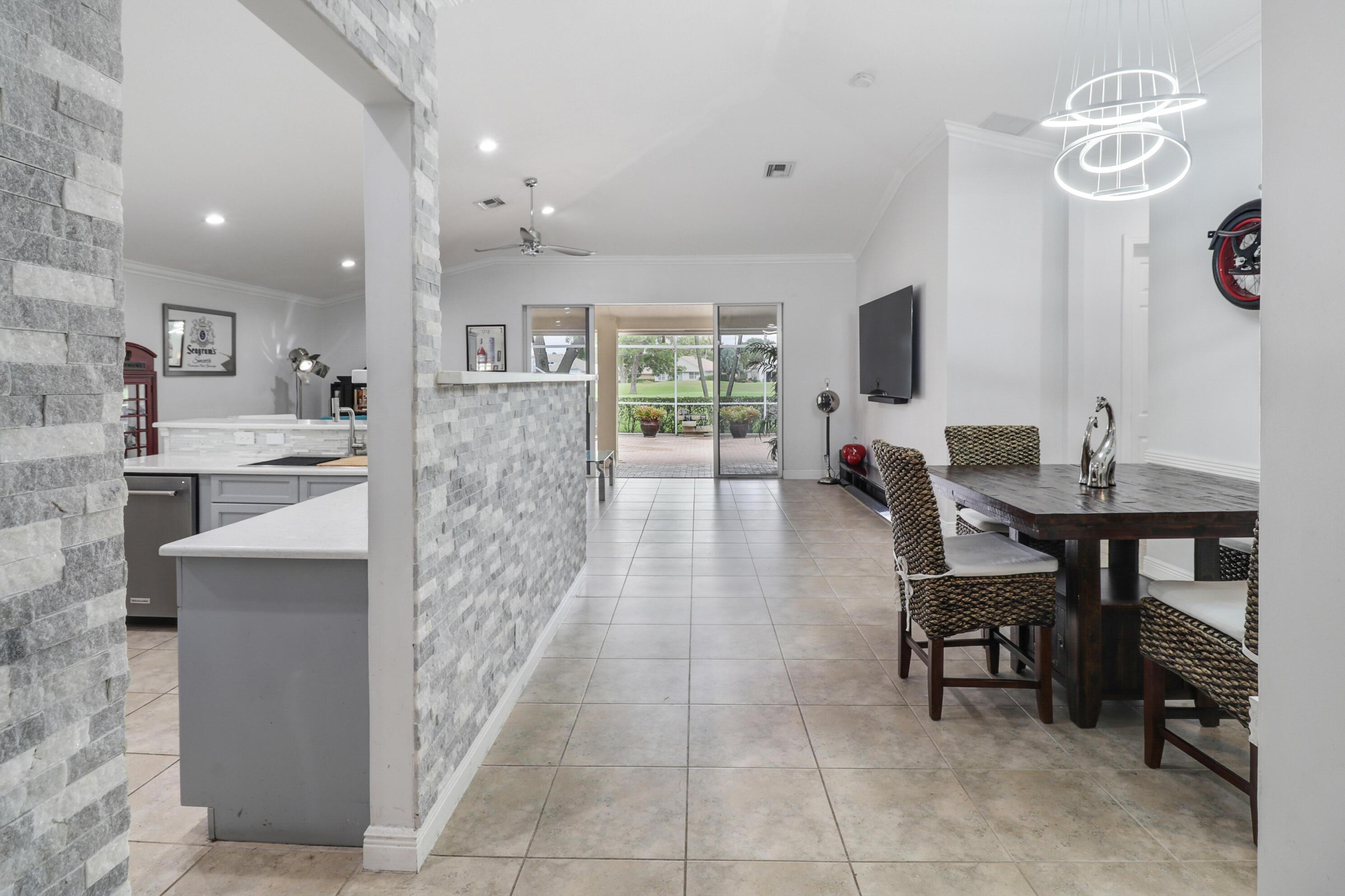 5671 S Fountains Drive S, Lake Worth, FL 33467, Lake Worth - Photo 4