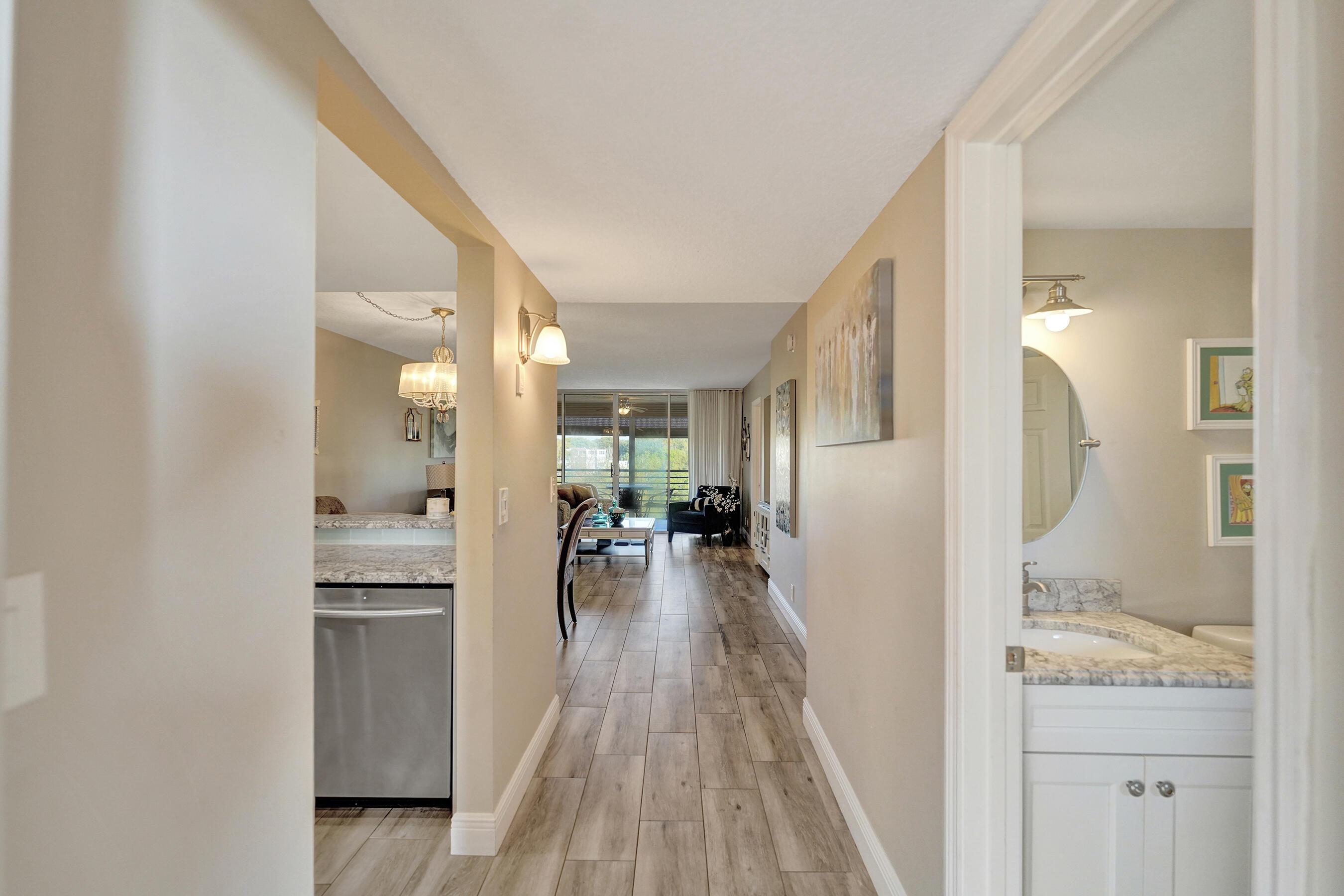 9501 Seagrape Drive 404, Davie, FL 33324, Davie - Photo 4